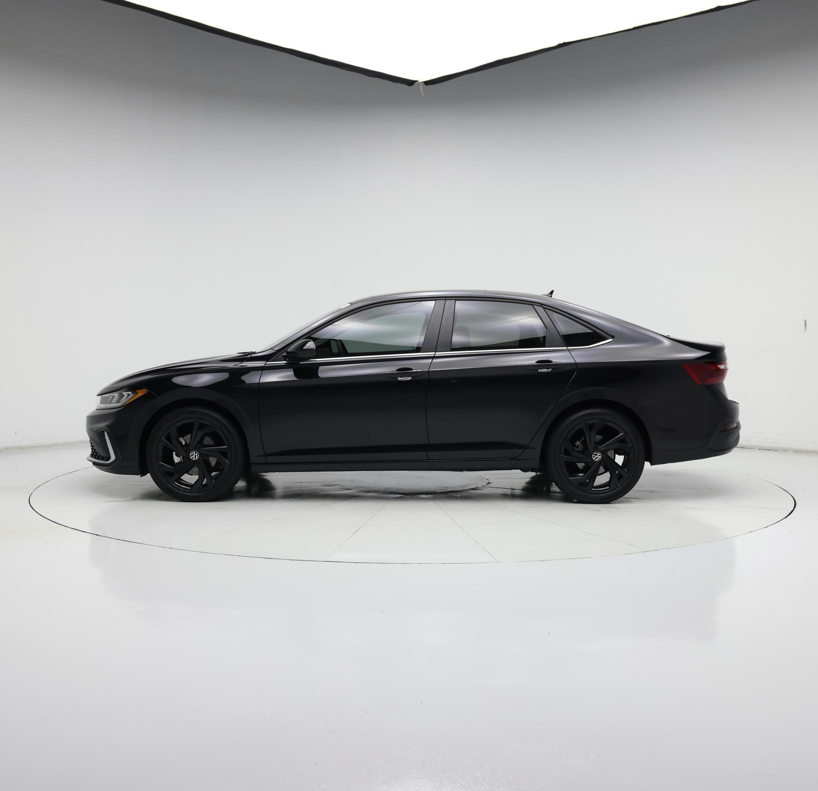 Thumbnail: 2025 Volkswagen Jetta - 3