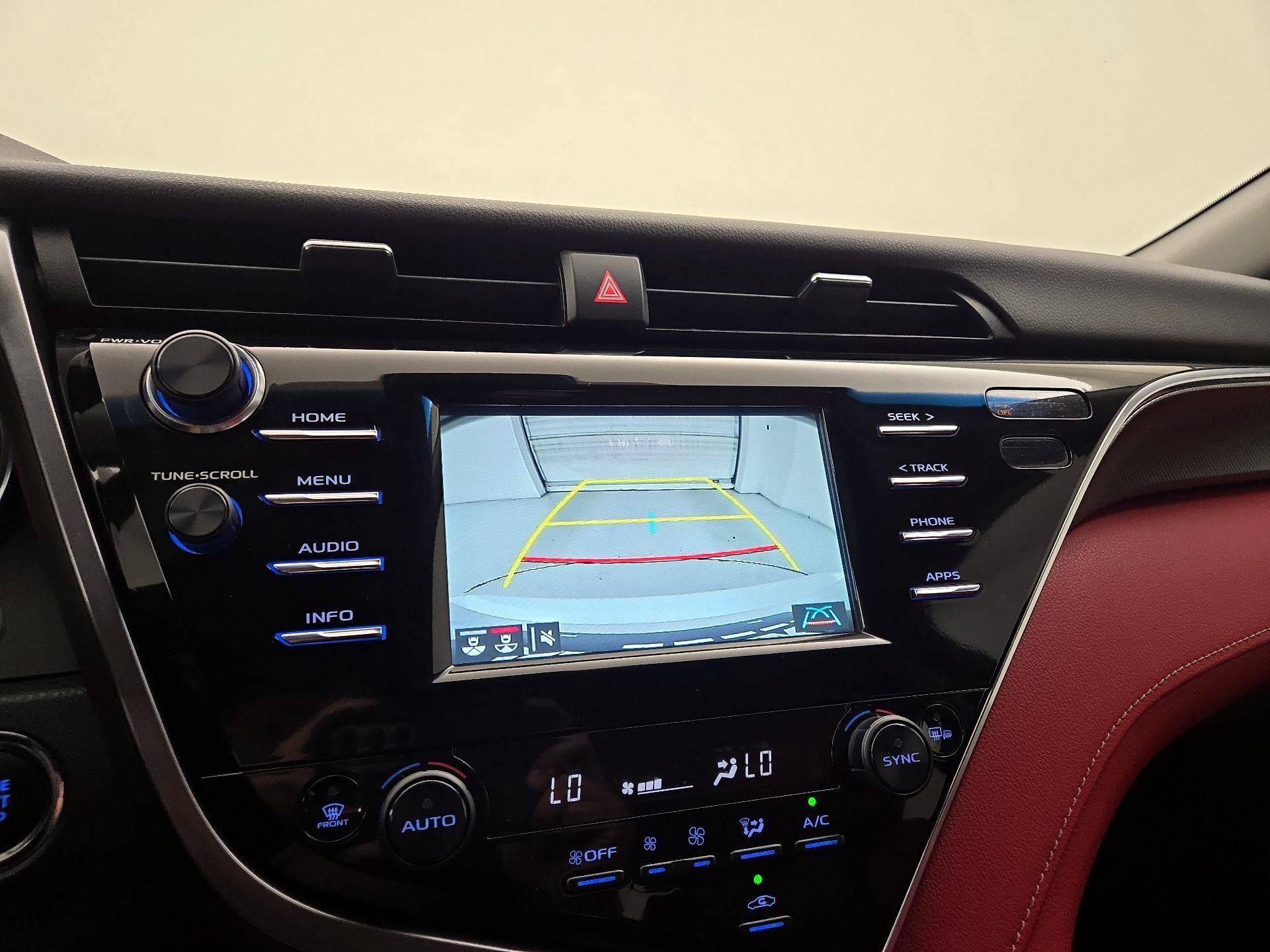 Thumbnail: 2018 Toyota Camry - 14