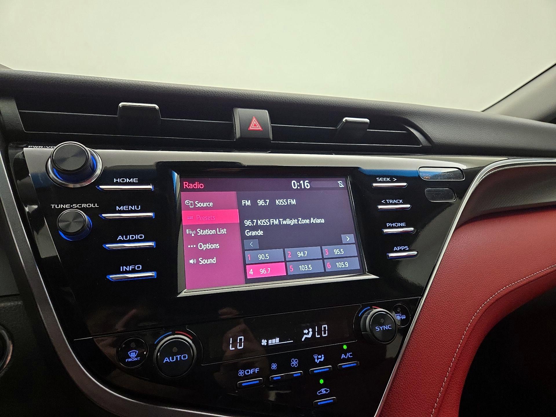 Thumbnail: 2018 Toyota Camry - 15