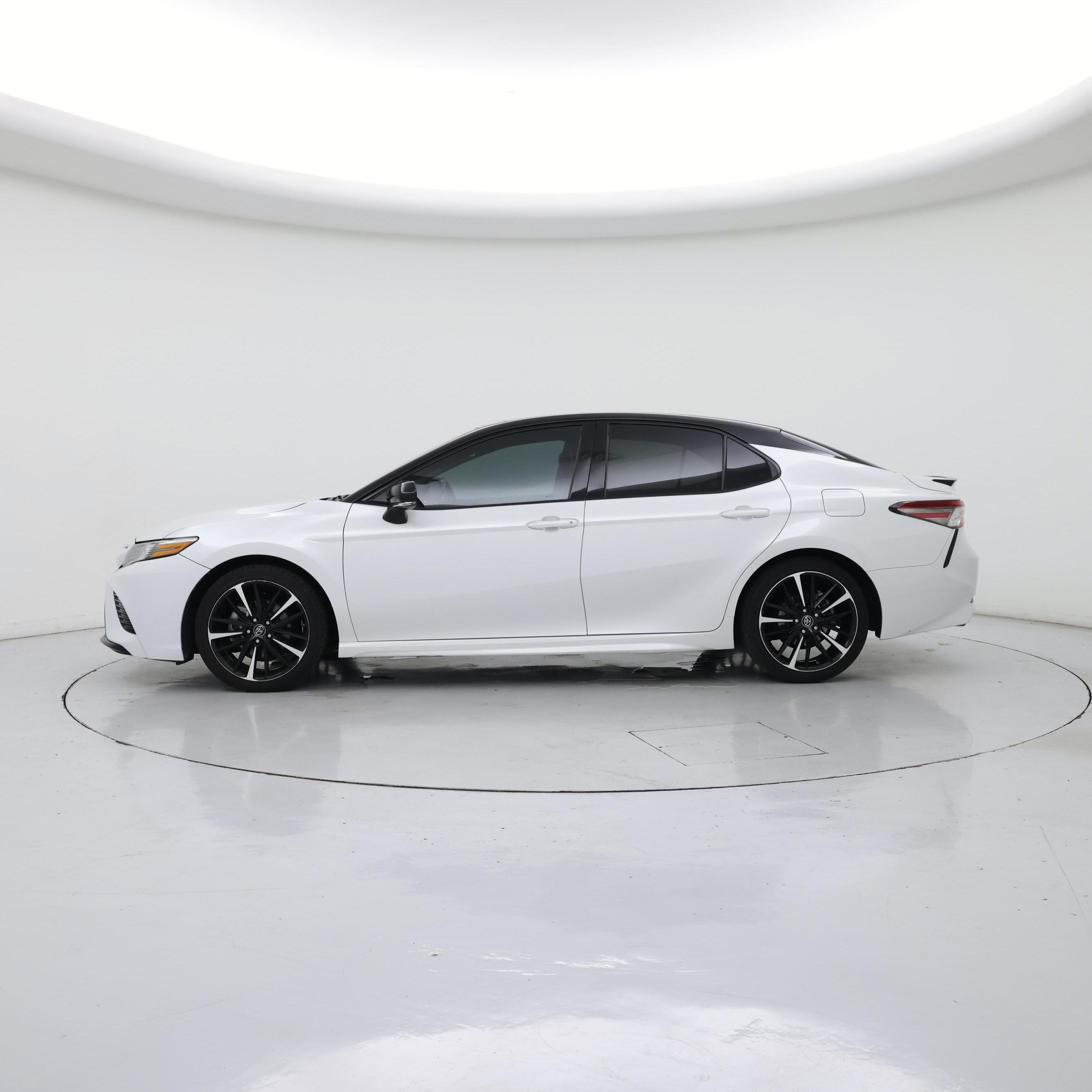 Thumbnail: 2018 Toyota Camry - 3