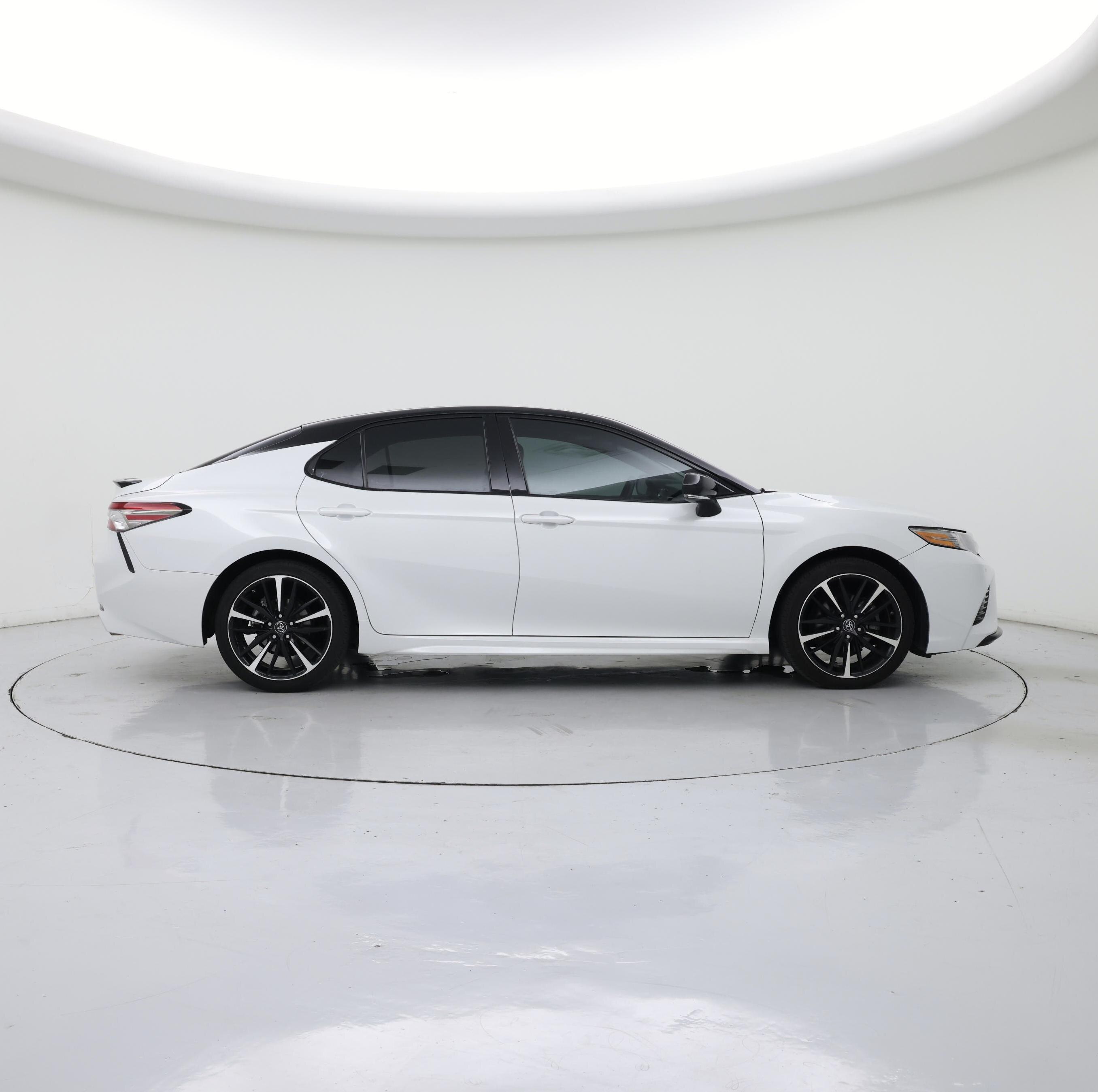 Thumbnail: 2018 Toyota Camry - 7