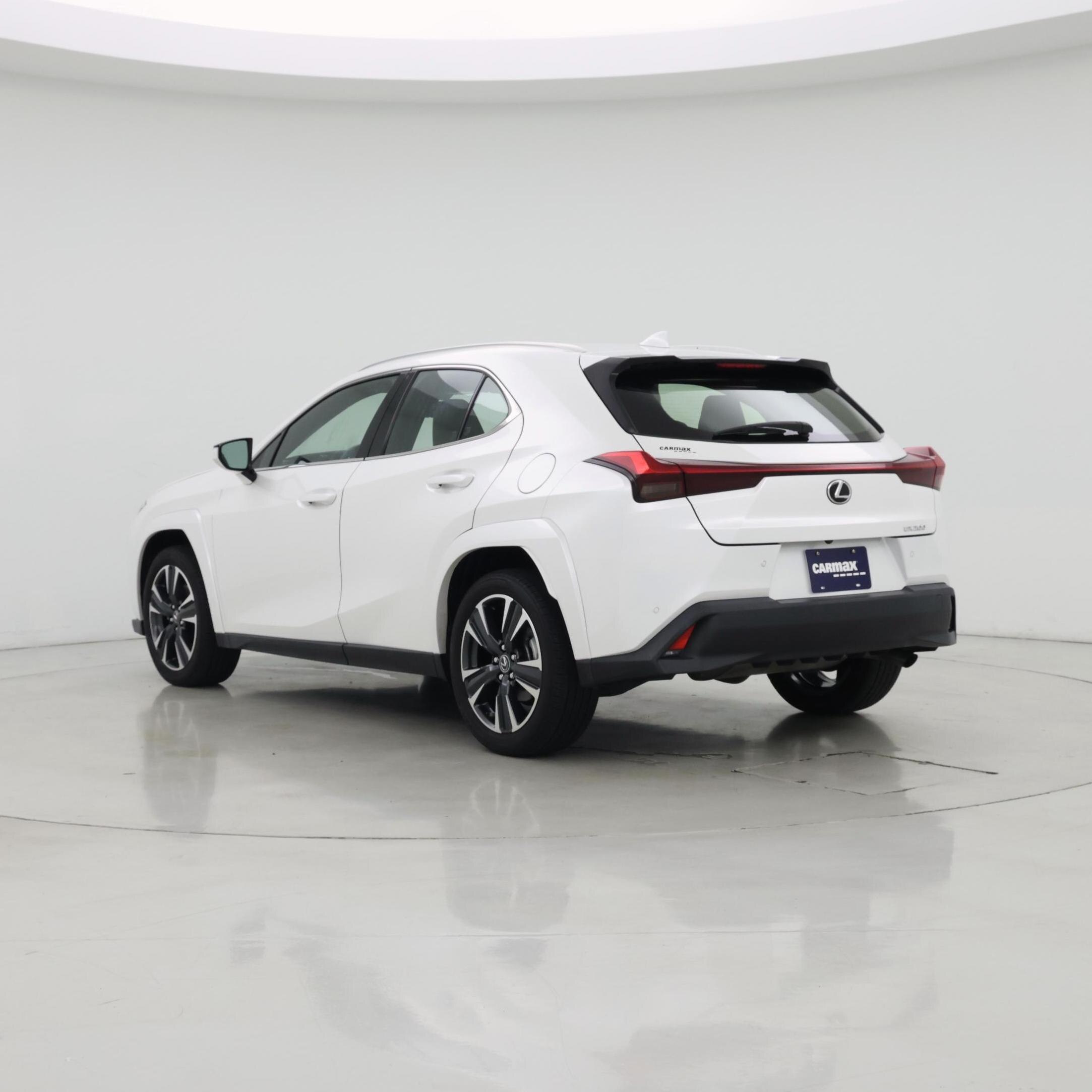 Thumbnail: 2022 Lexus UX - 2