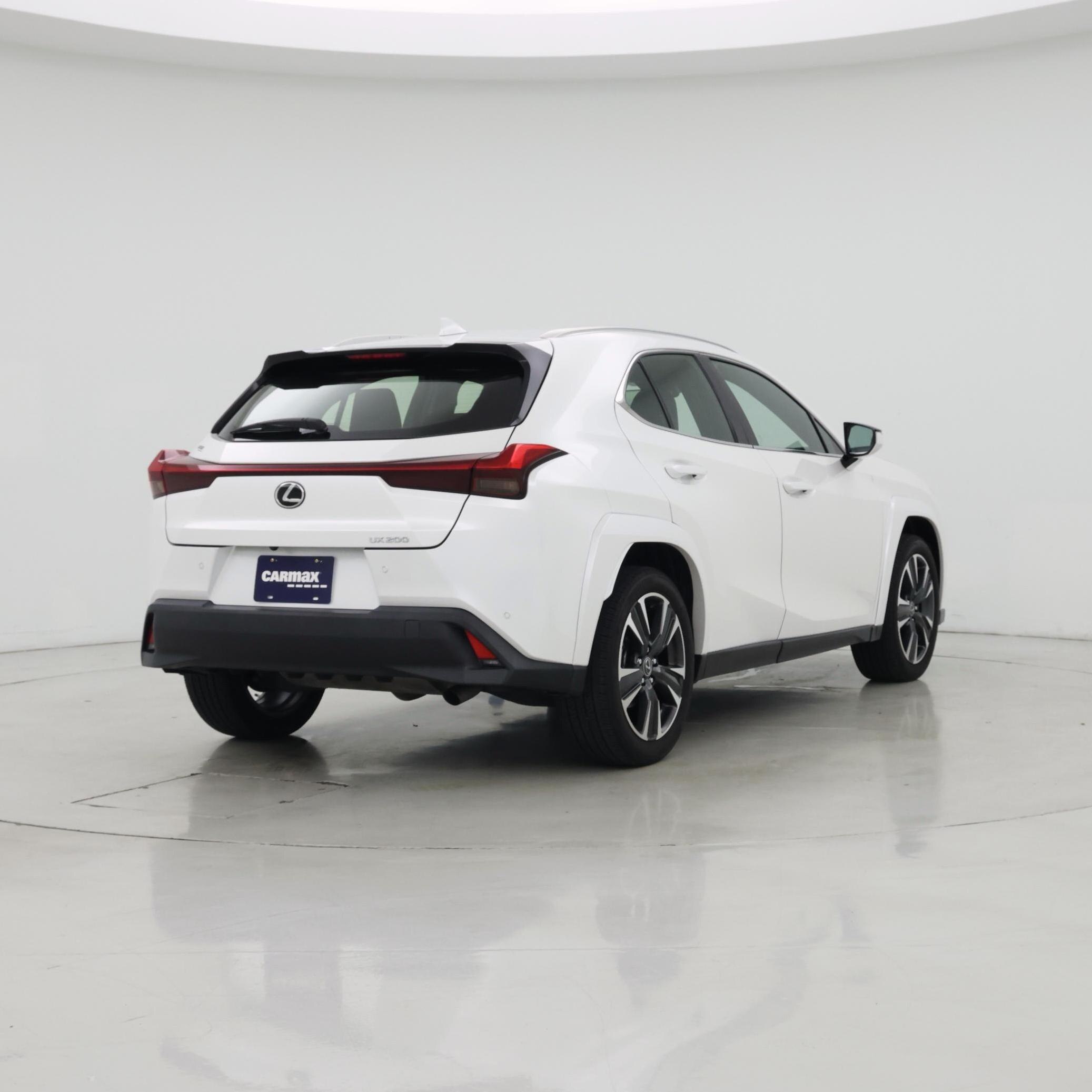Thumbnail: 2022 Lexus UX - 8