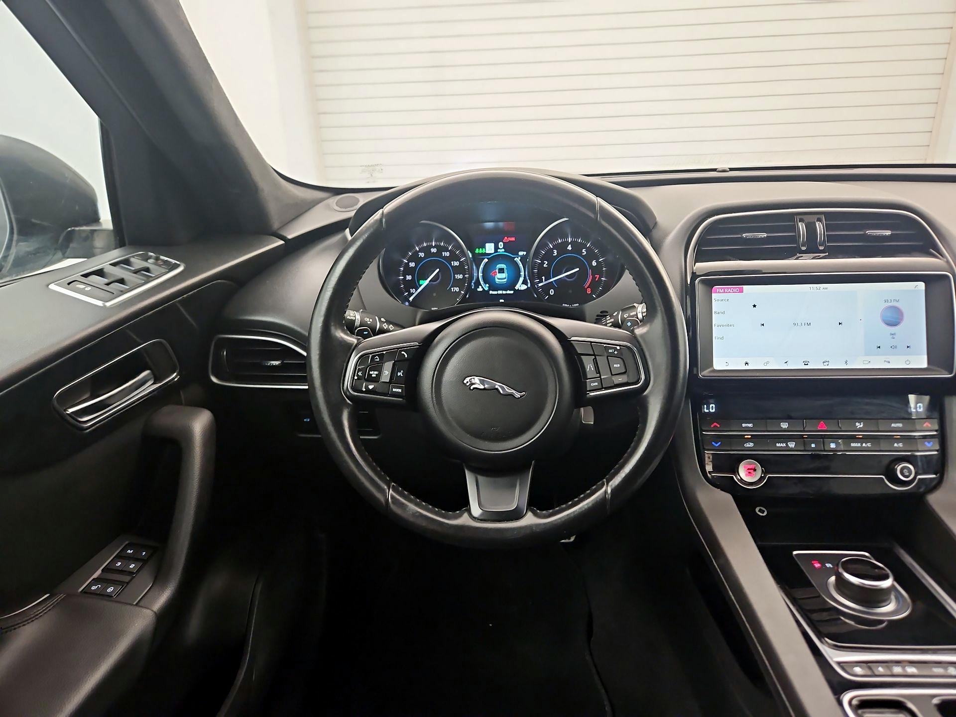Thumbnail: 2019 Jaguar F-Pace - 10