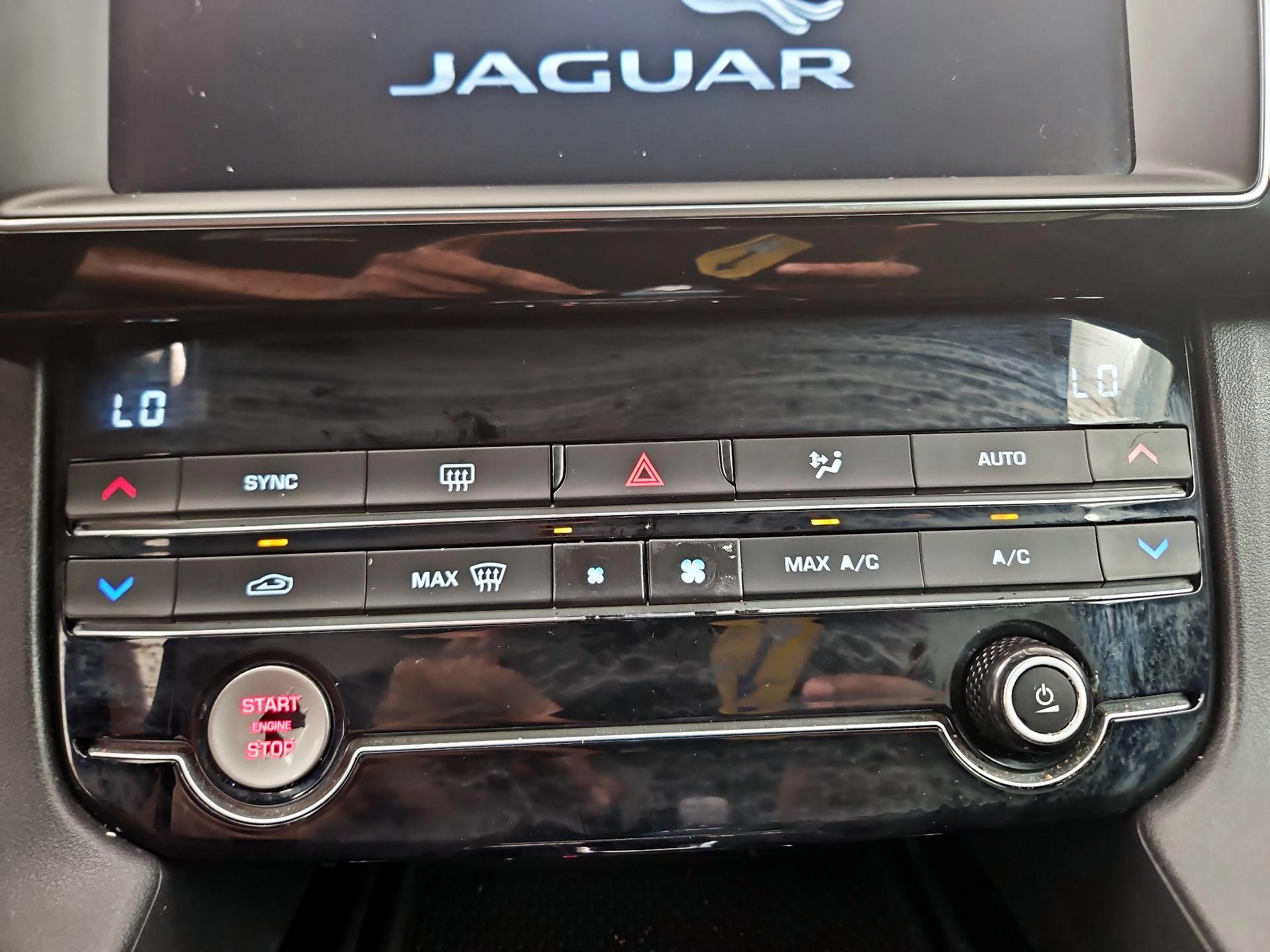 Thumbnail: 2019 Jaguar F-Pace - 16