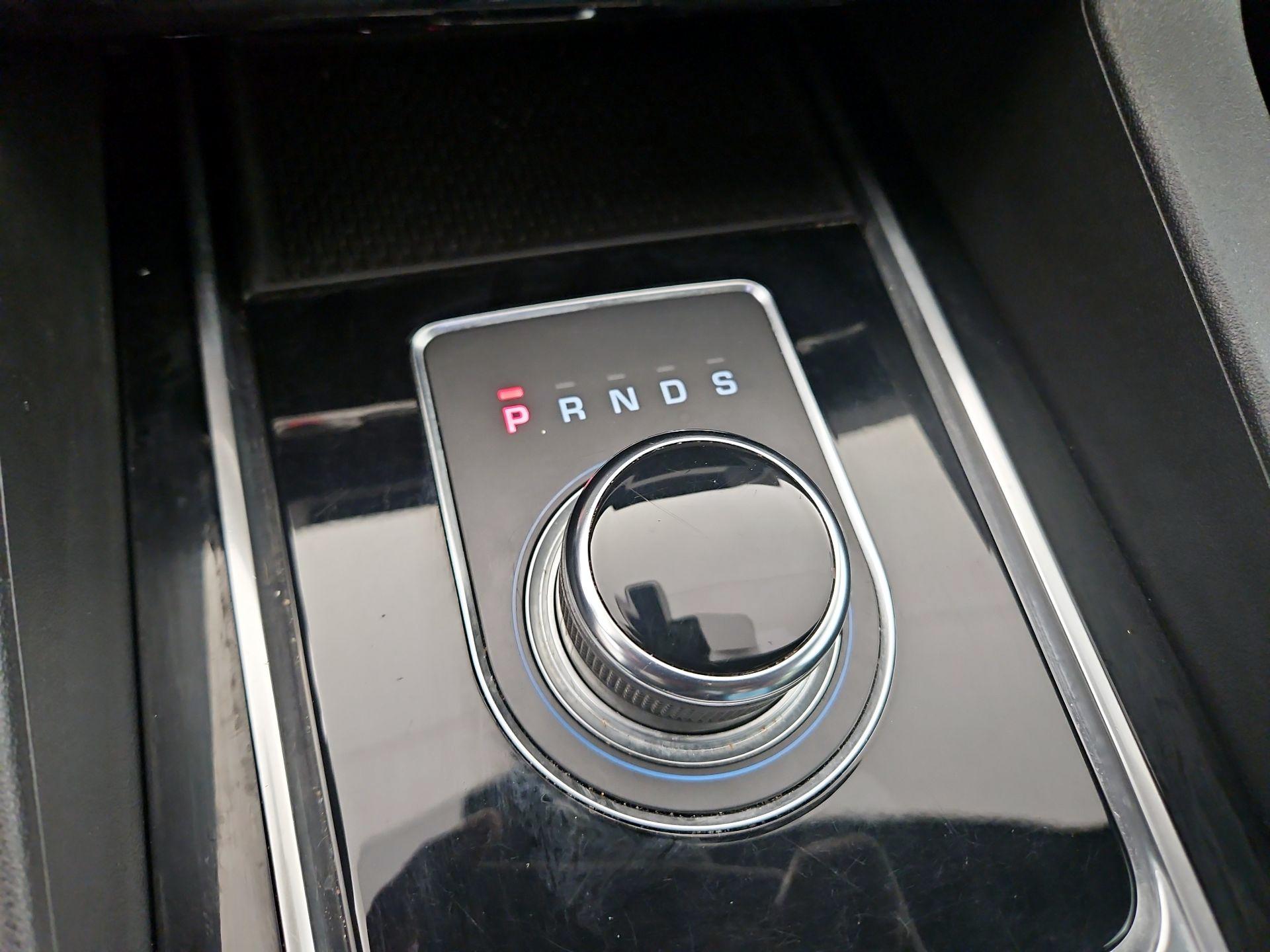 Thumbnail: 2019 Jaguar F-Pace - 17
