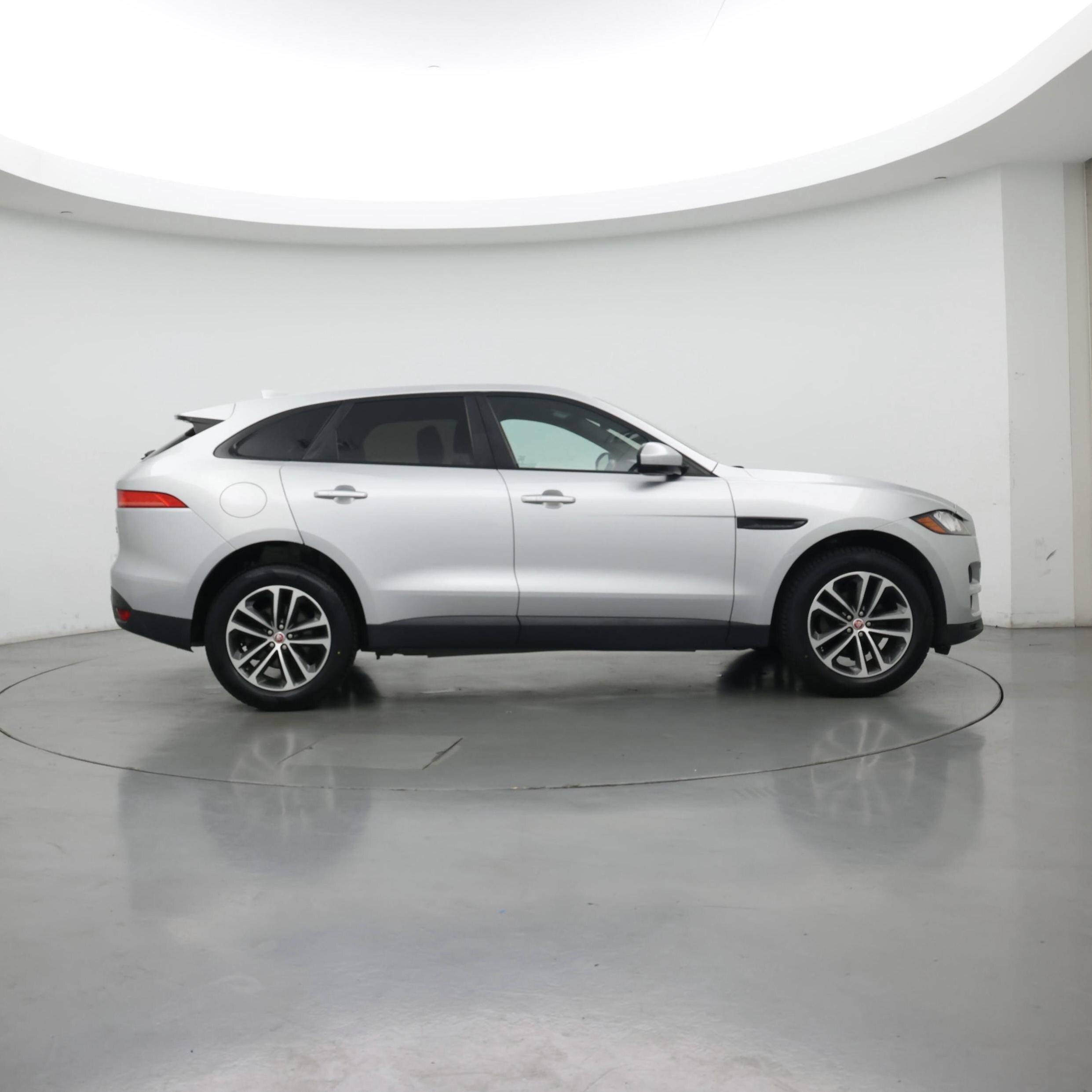 Thumbnail: 2019 Jaguar F-Pace - 7