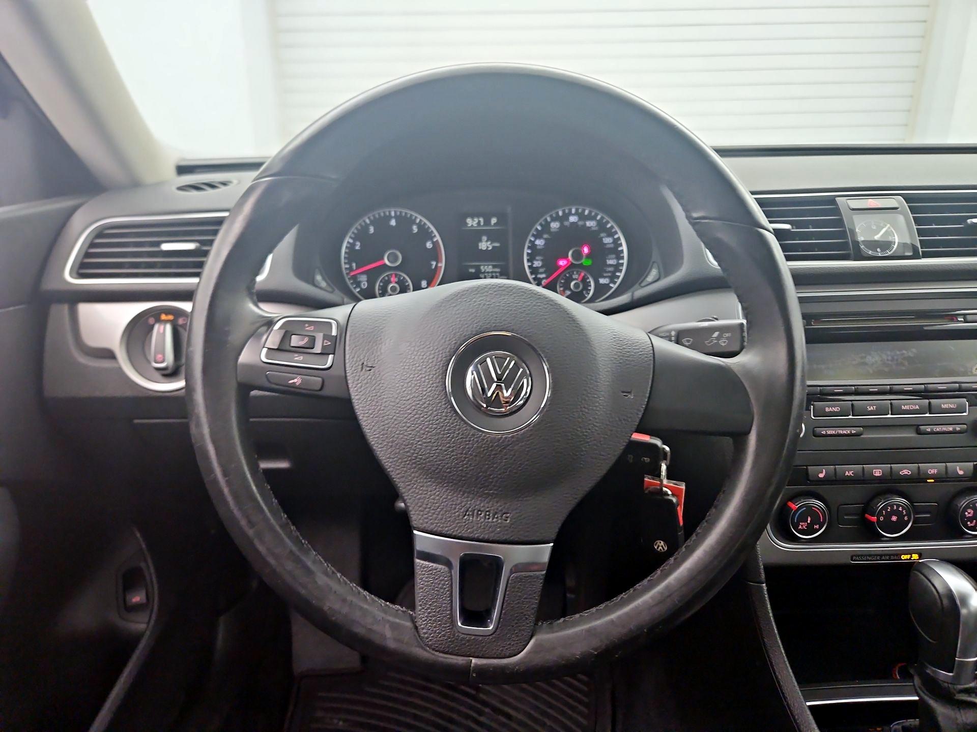 Thumbnail: 2015 Volkswagen Passat - 10
