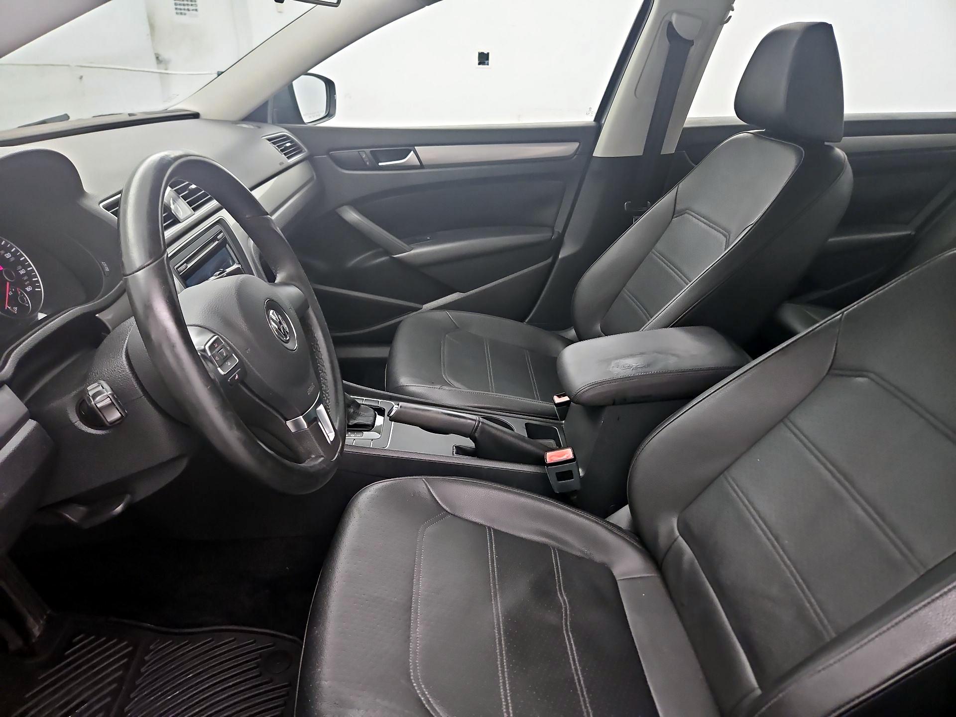 Thumbnail: 2015 Volkswagen Passat - 11