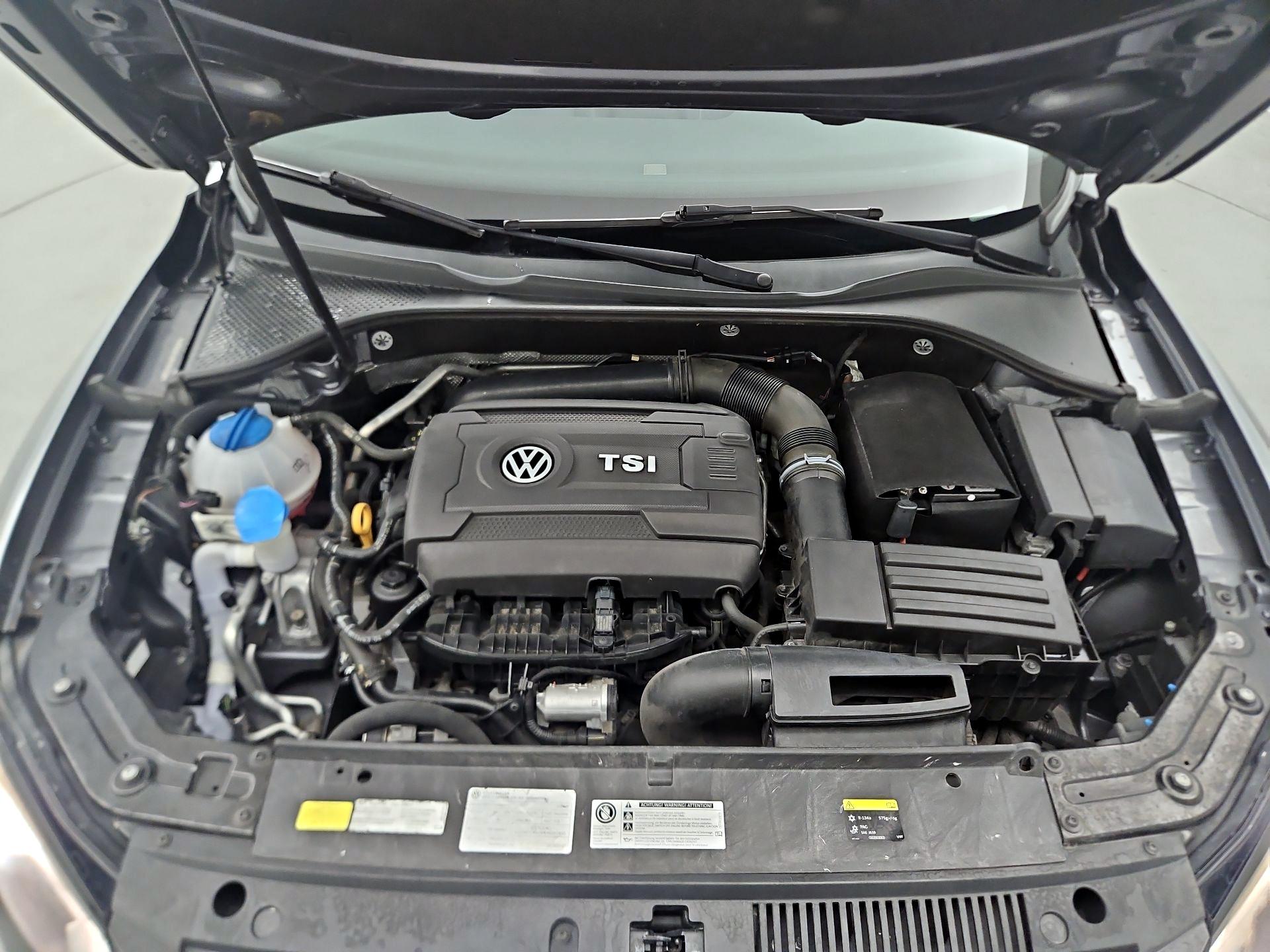 Thumbnail: 2015 Volkswagen Passat - 19