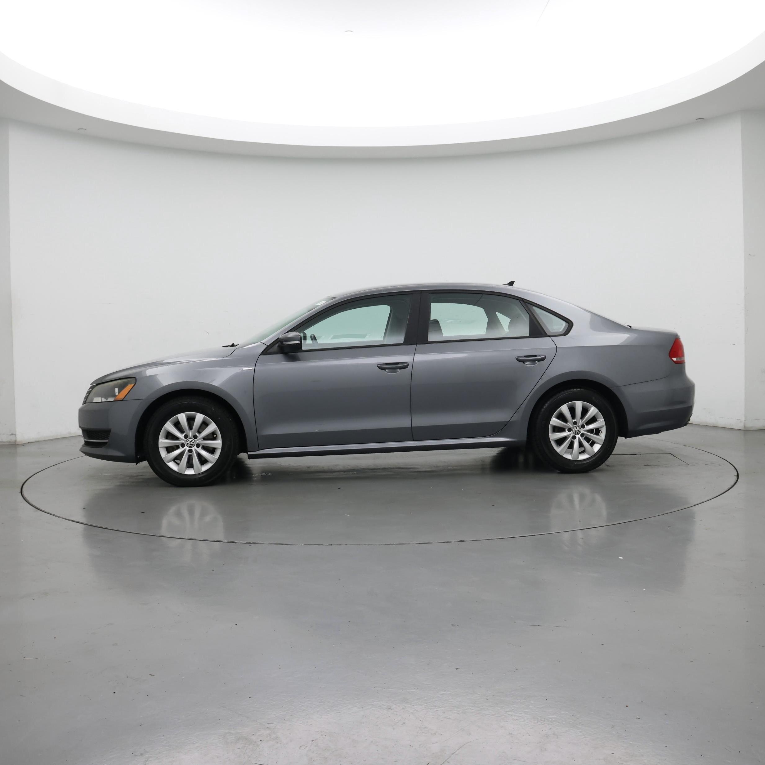 Thumbnail: 2015 Volkswagen Passat - 3