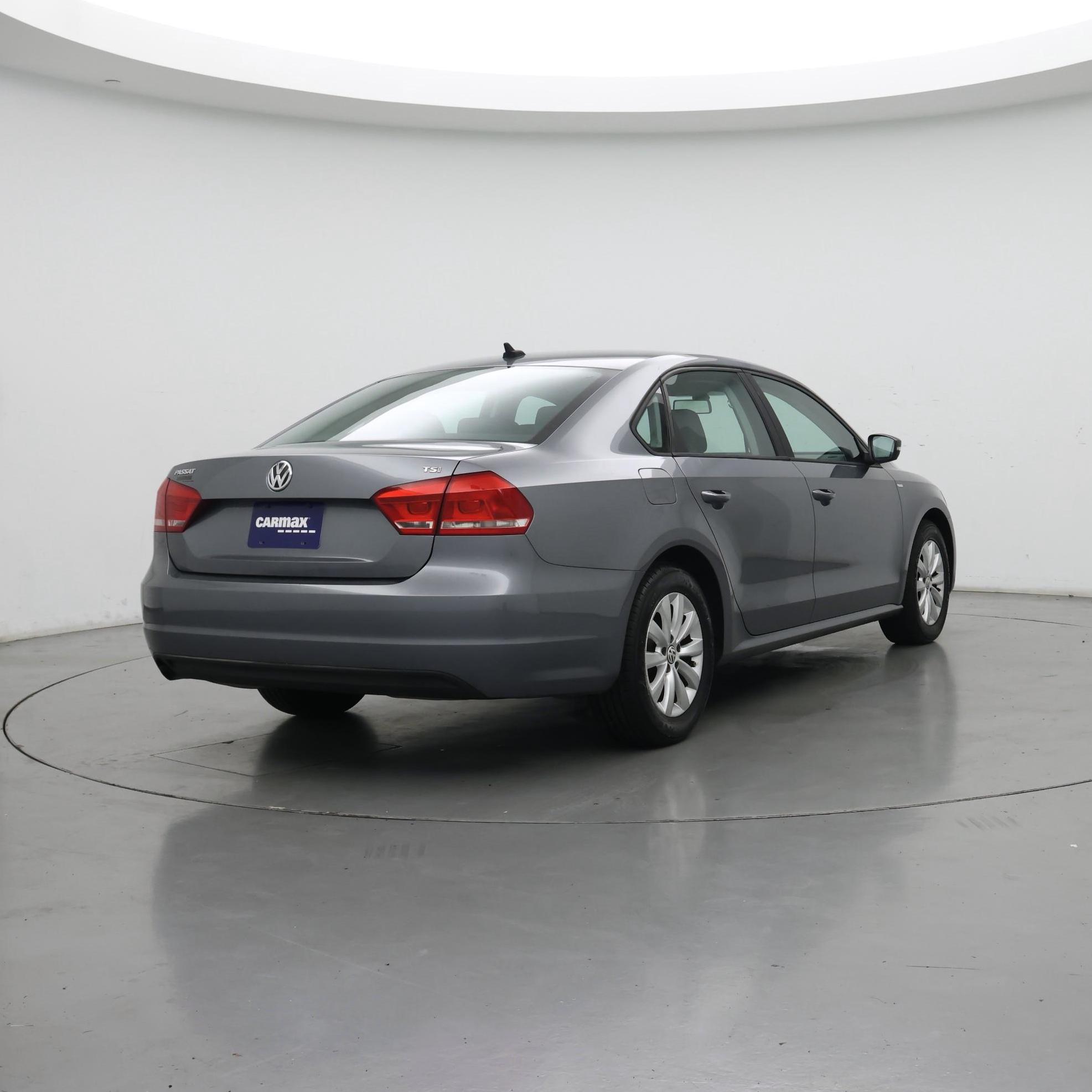 Thumbnail: 2015 Volkswagen Passat - 8