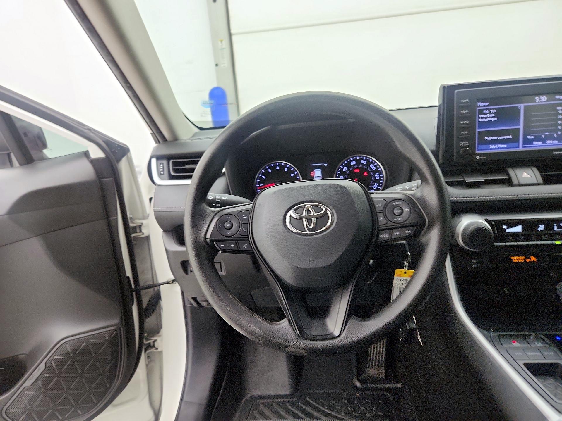 Thumbnail: 2022 Toyota RAV4 - 10