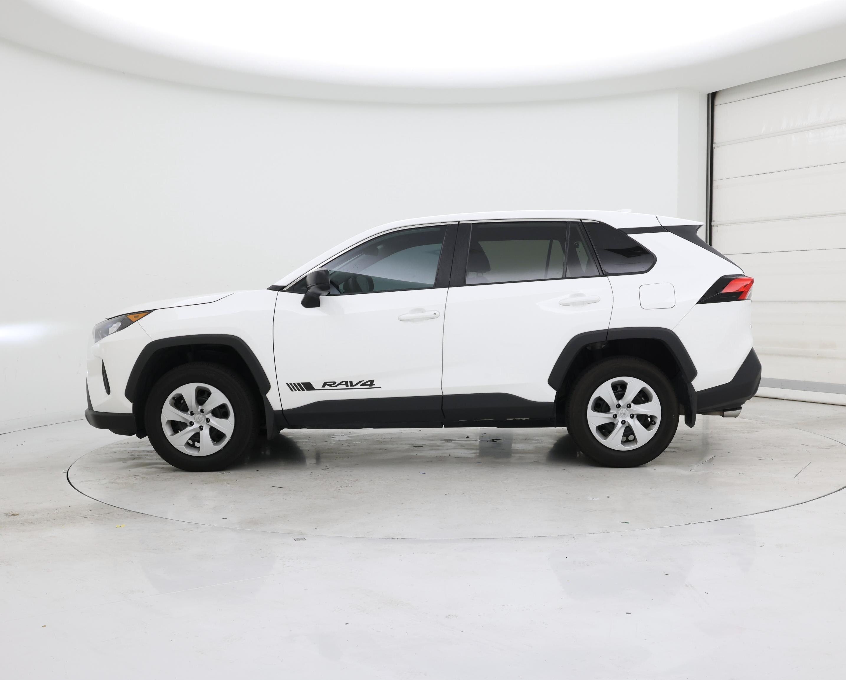 Thumbnail: 2022 Toyota RAV4 - 3