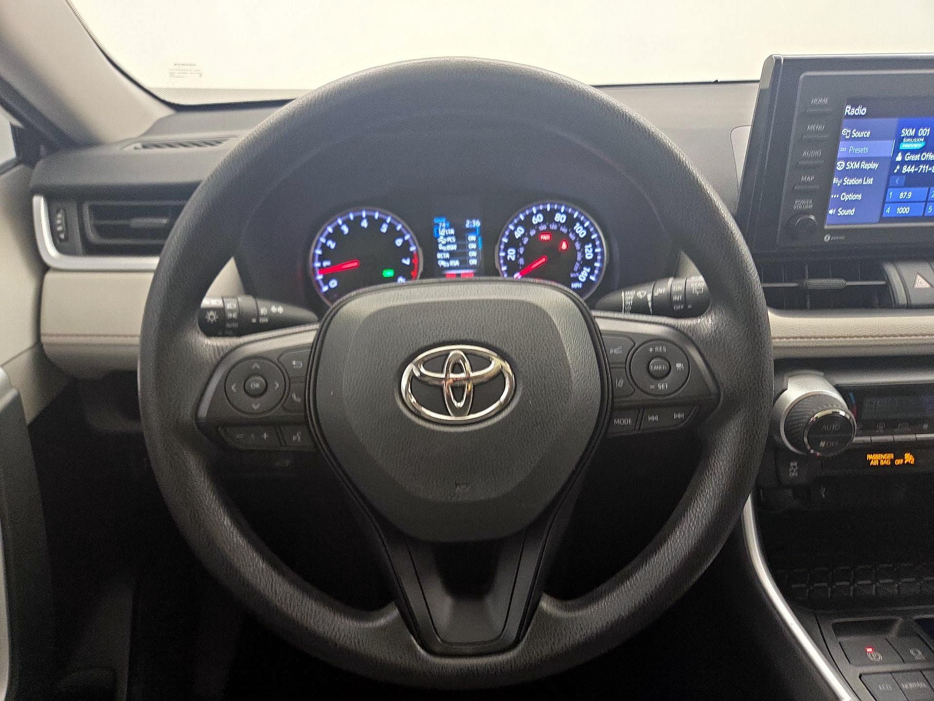 Thumbnail: 2021 Toyota RAV4 - 10
