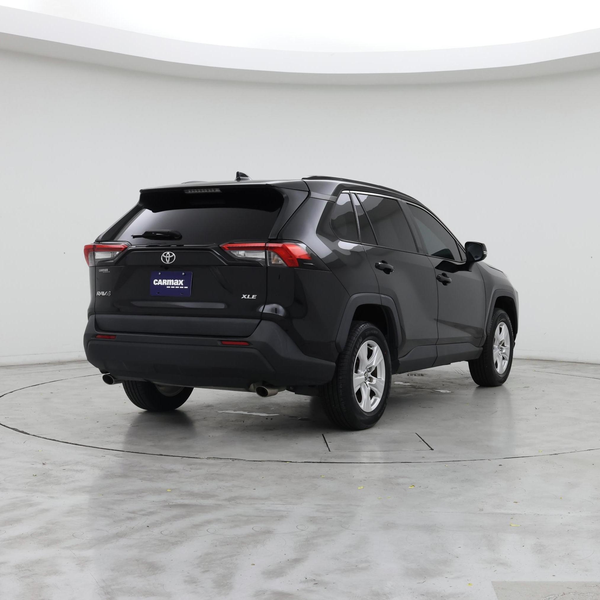 Thumbnail: 2021 Toyota RAV4 - 8