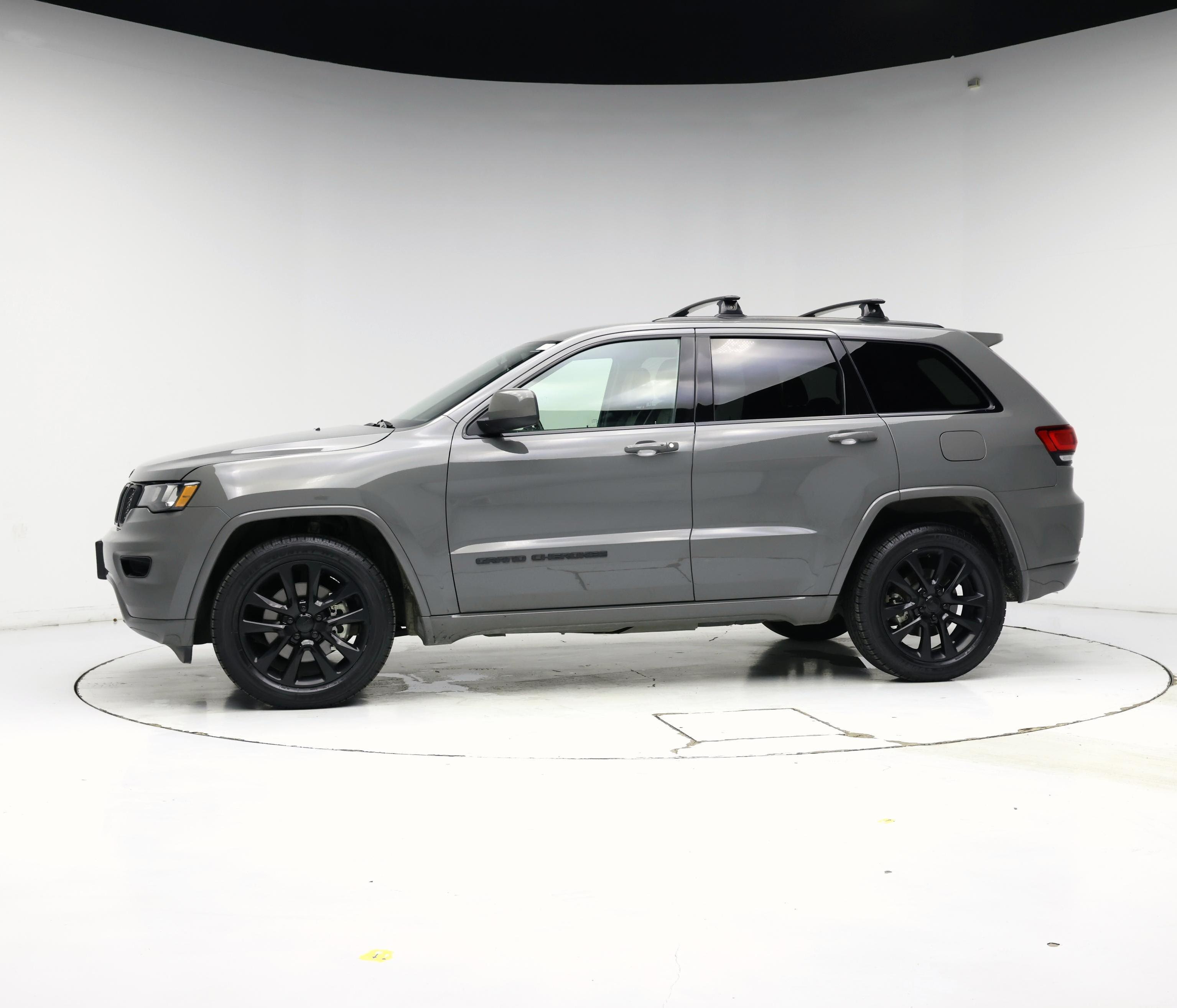 Thumbnail: 2021 Jeep Grand Cherokee - 3