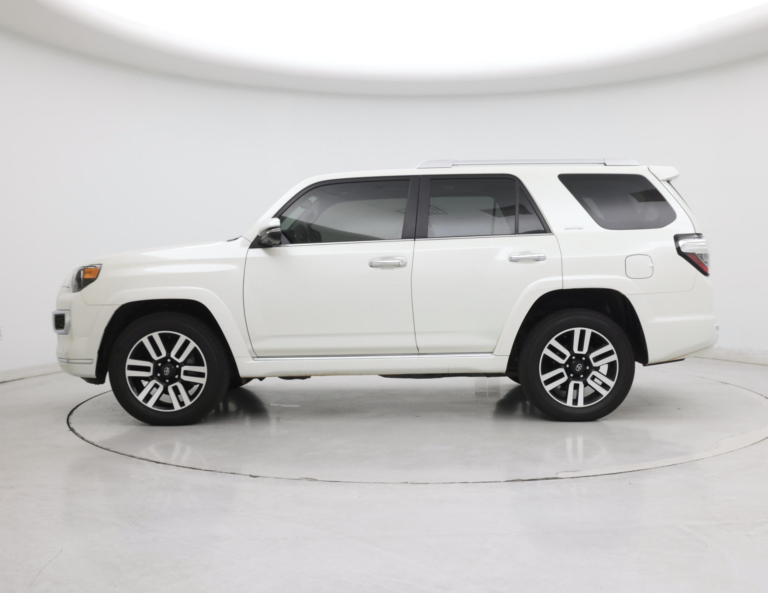 Thumbnail: 2022 Toyota 4Runner - 3