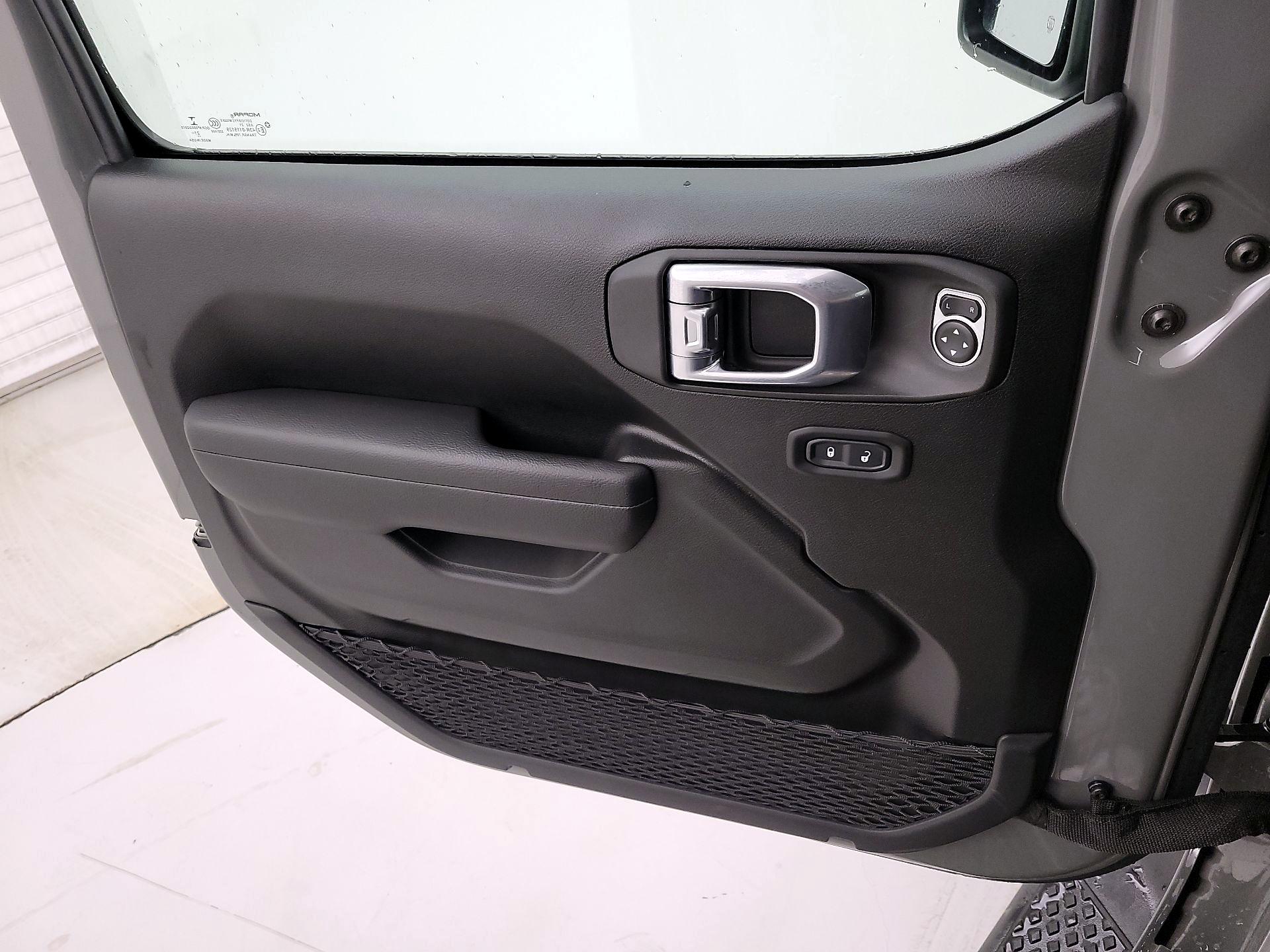 Thumbnail: 2022 Jeep Gladiator - 12