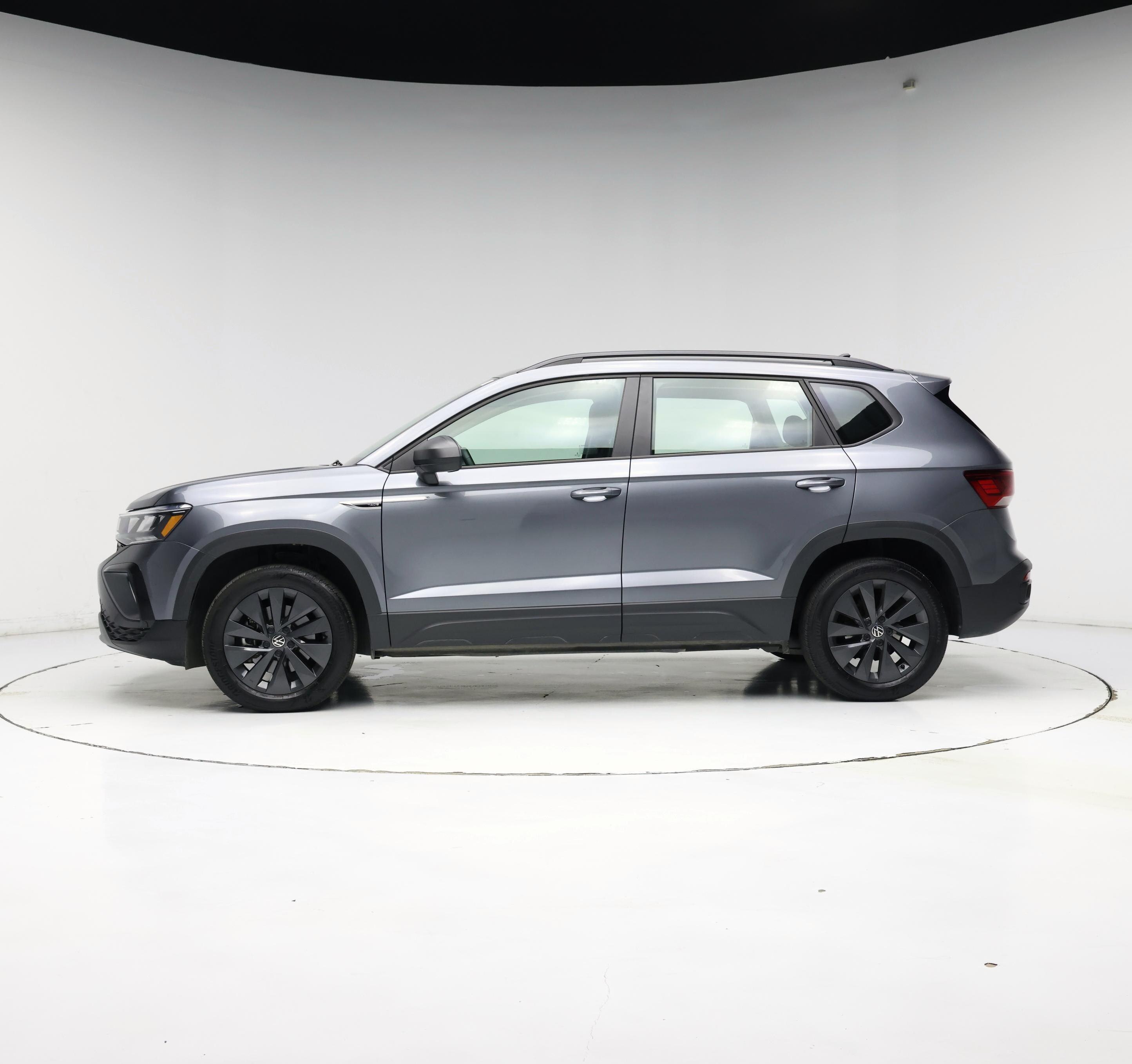 Thumbnail: 2023 Volkswagen Taos - 3