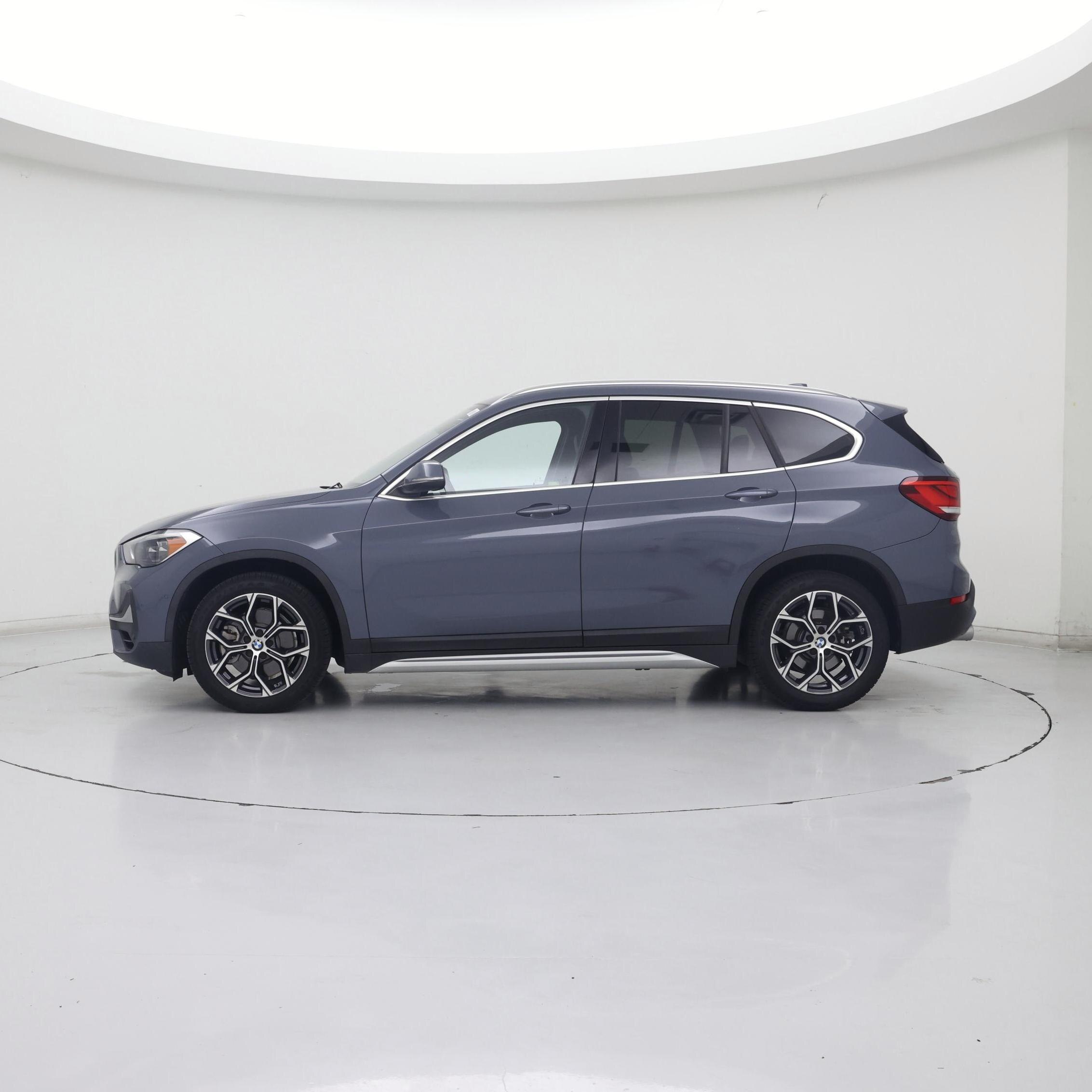 Thumbnail: 2021 BMW X1 - 3