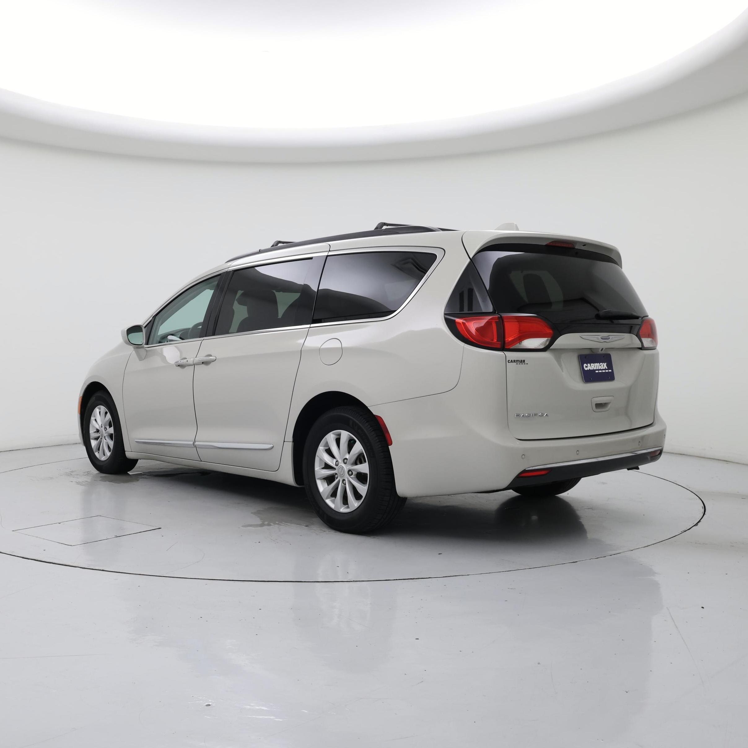 Thumbnail: 2017 Chrysler Pacifica - 2
