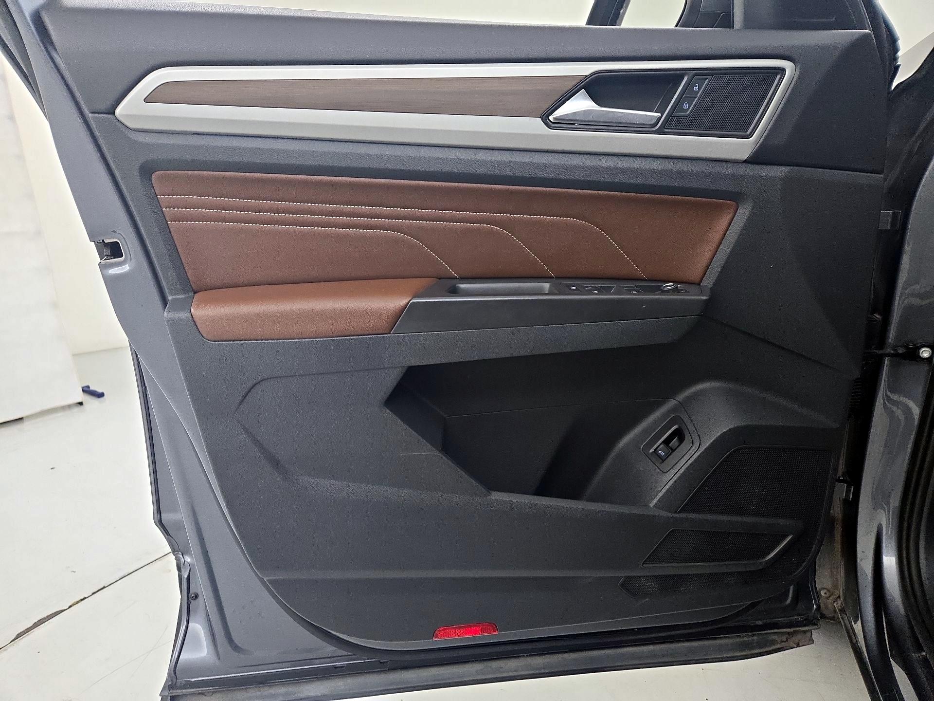 Thumbnail: 2022 Volkswagen Atlas - 12