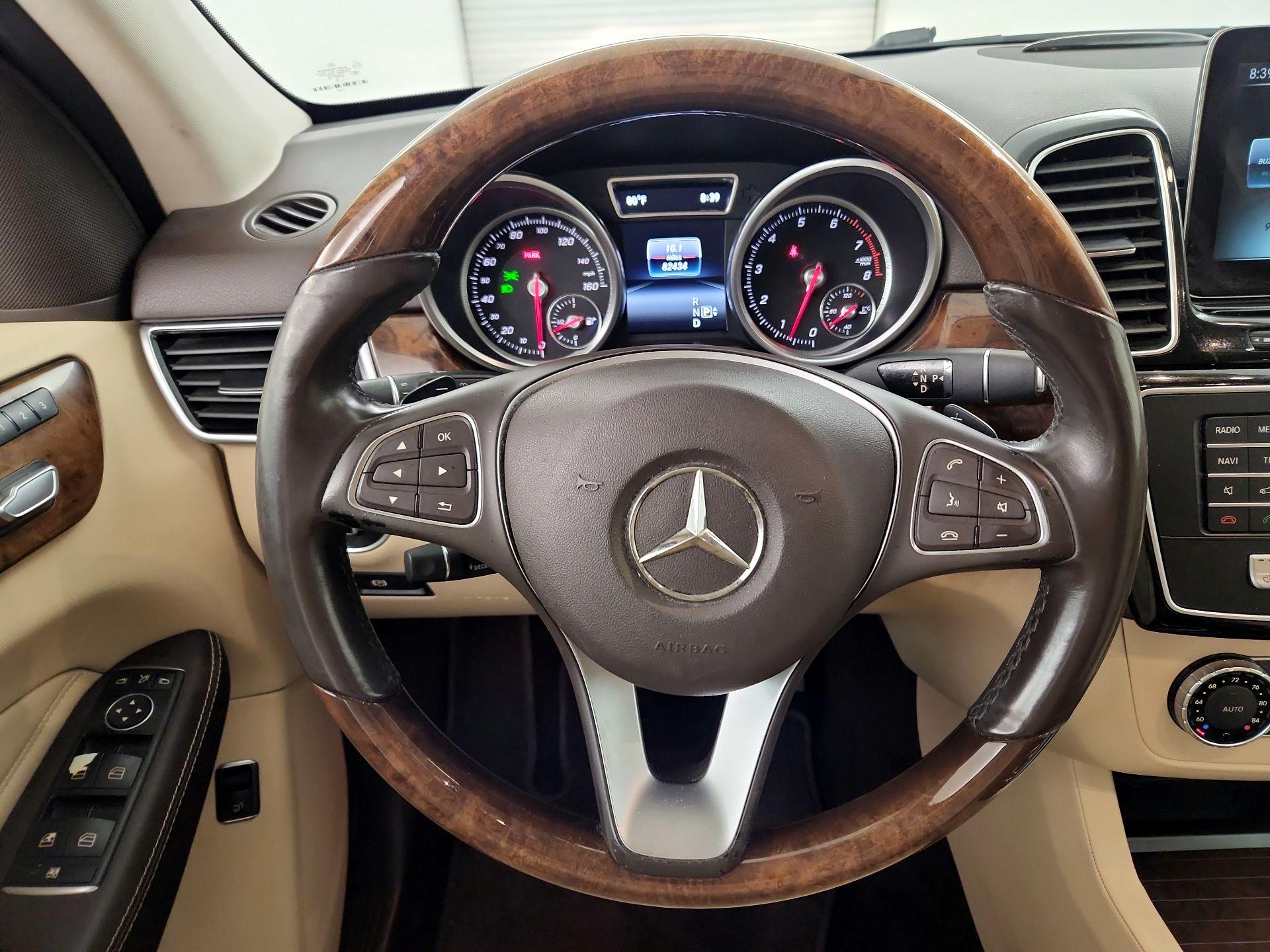 Thumbnail: 2016 Mercedes-Benz GLE - 10
