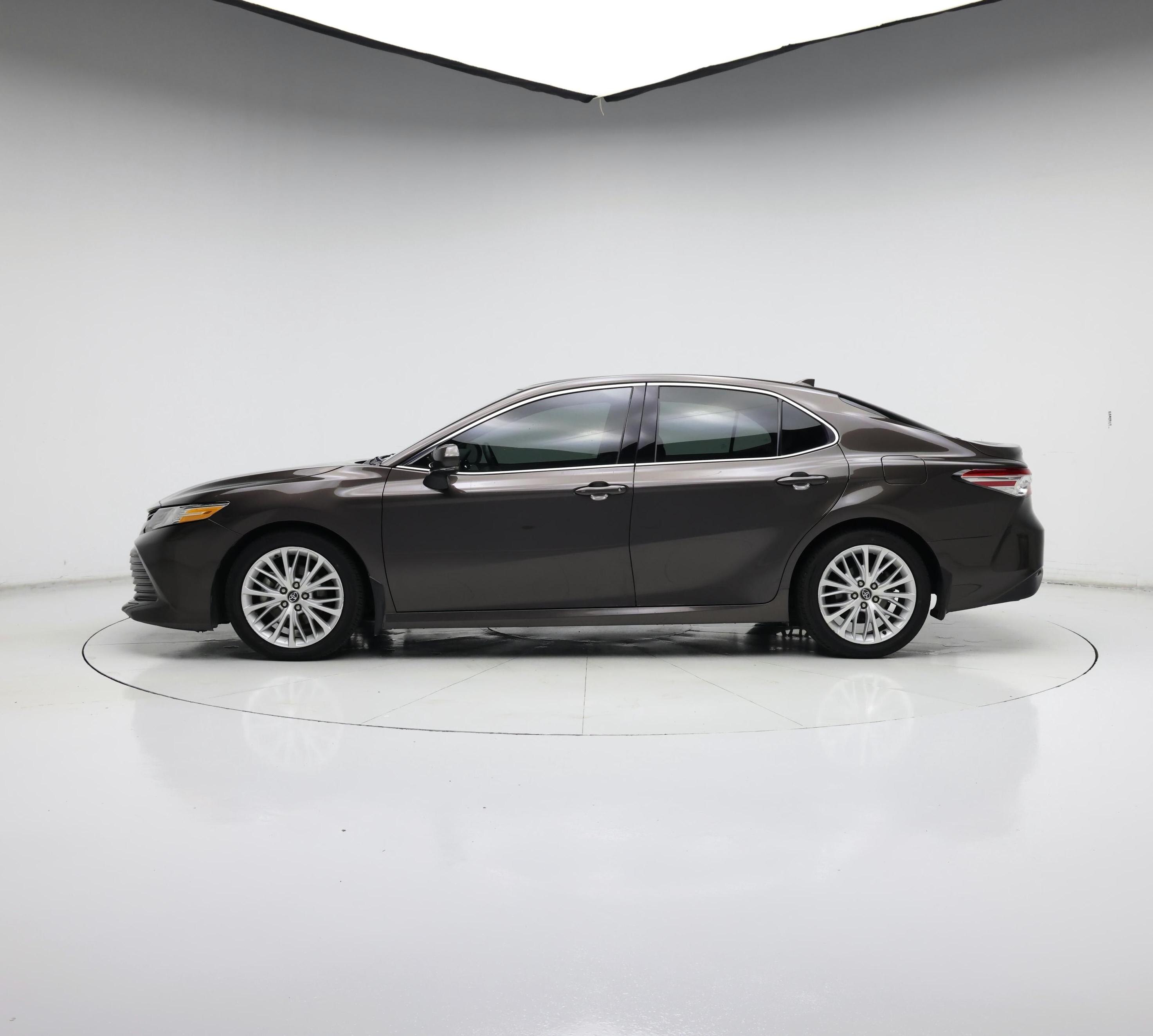 Thumbnail: 2020 Toyota Camry - 3