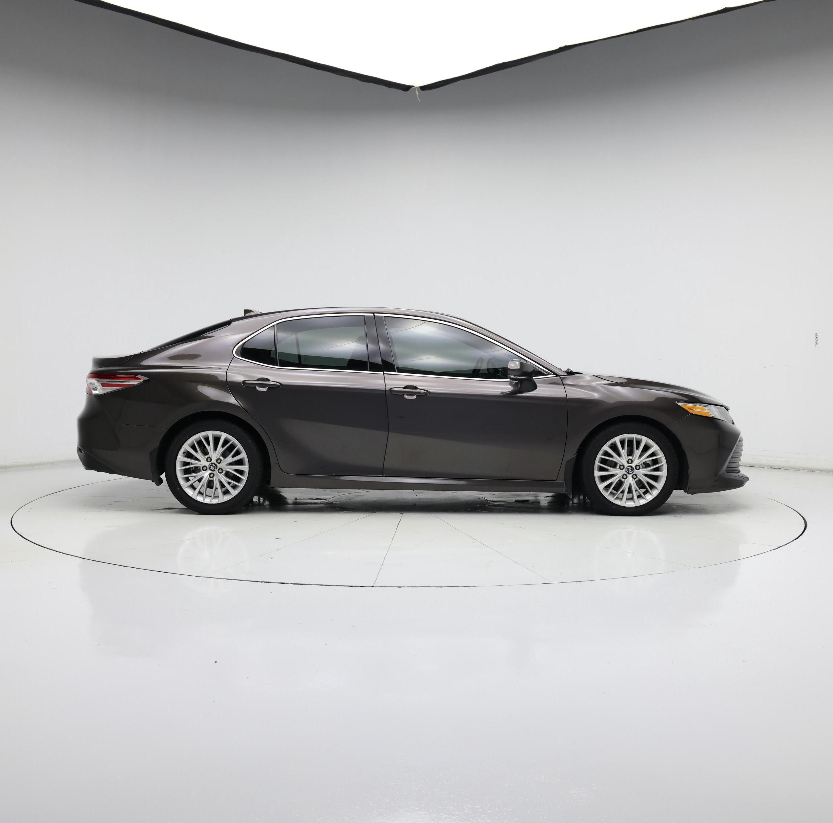 Thumbnail: 2020 Toyota Camry - 7