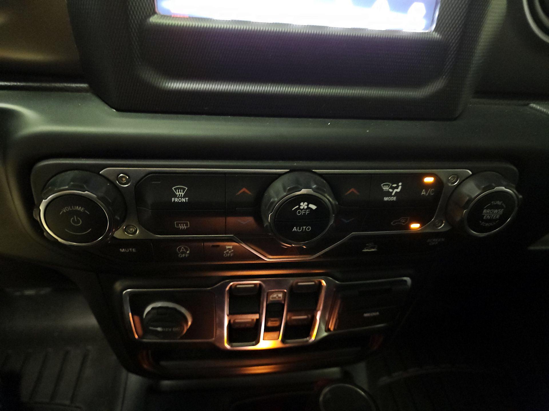 Thumbnail: 2022 Jeep Gladiator - 16