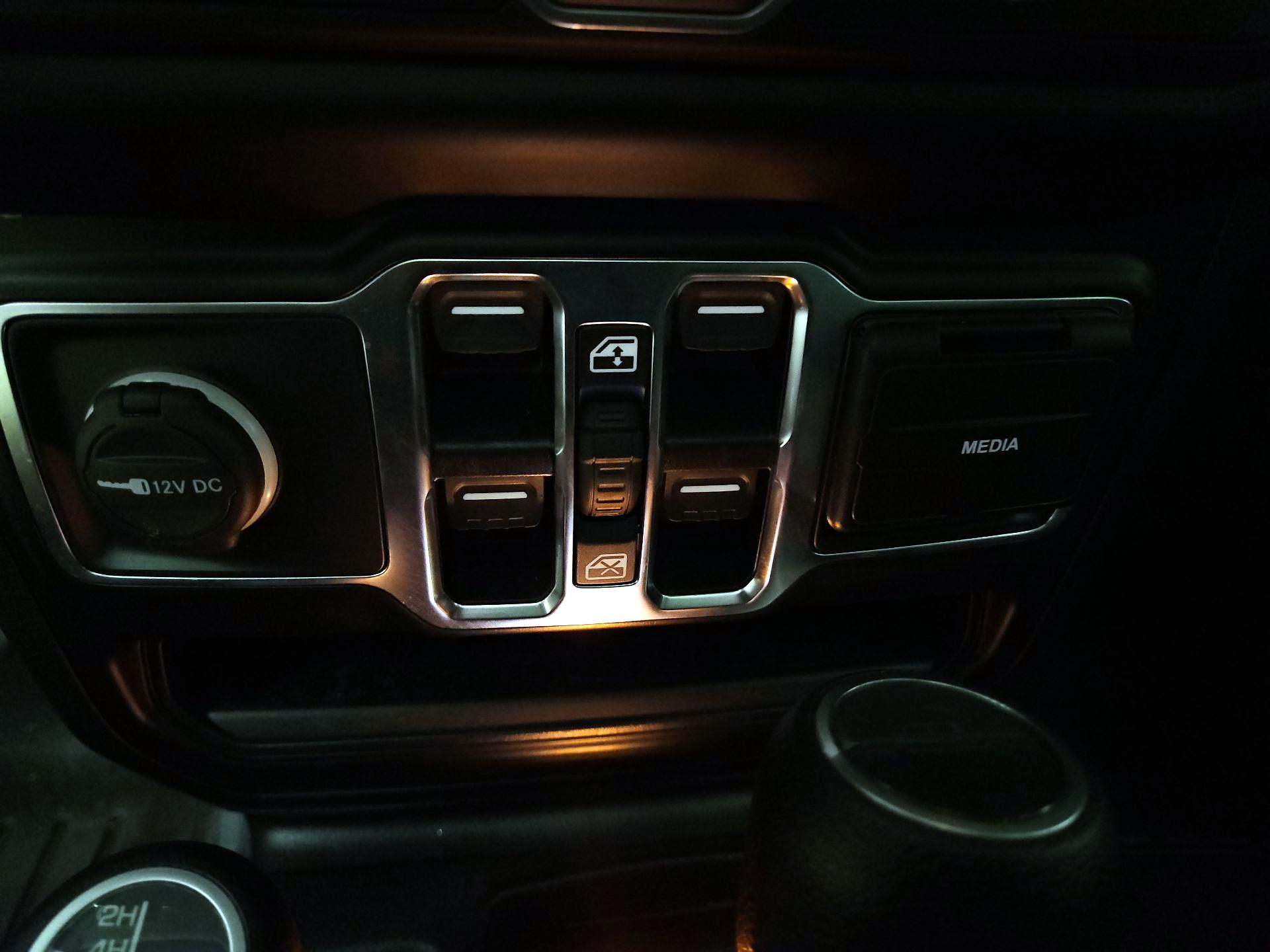 Thumbnail: 2022 Jeep Gladiator - 18