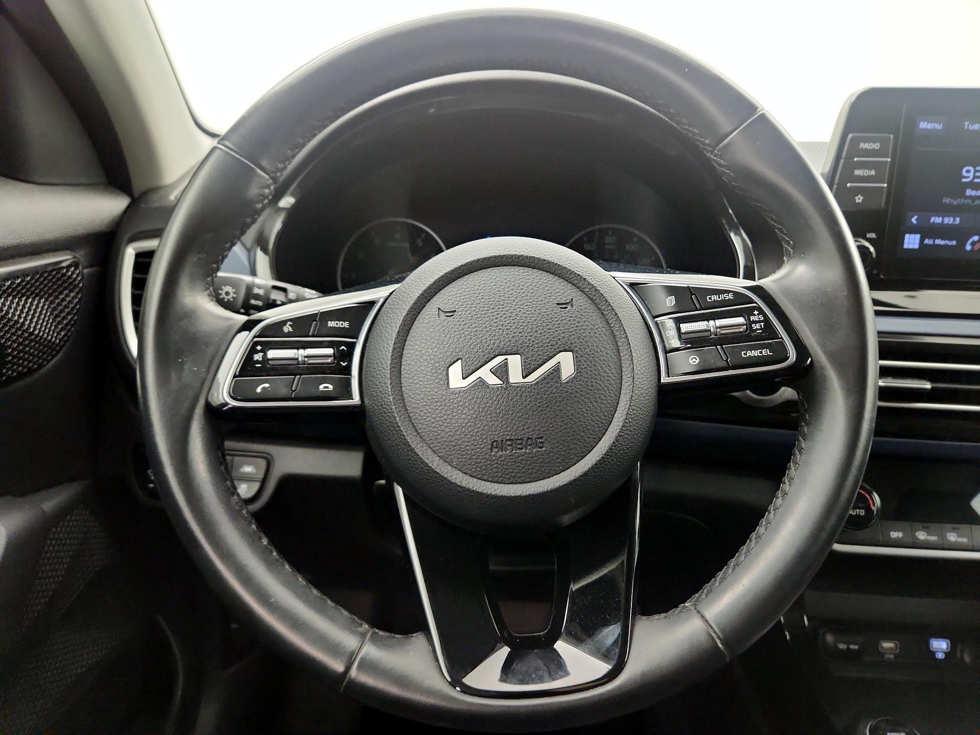 Thumbnail: 2023 Kia Seltos - 10