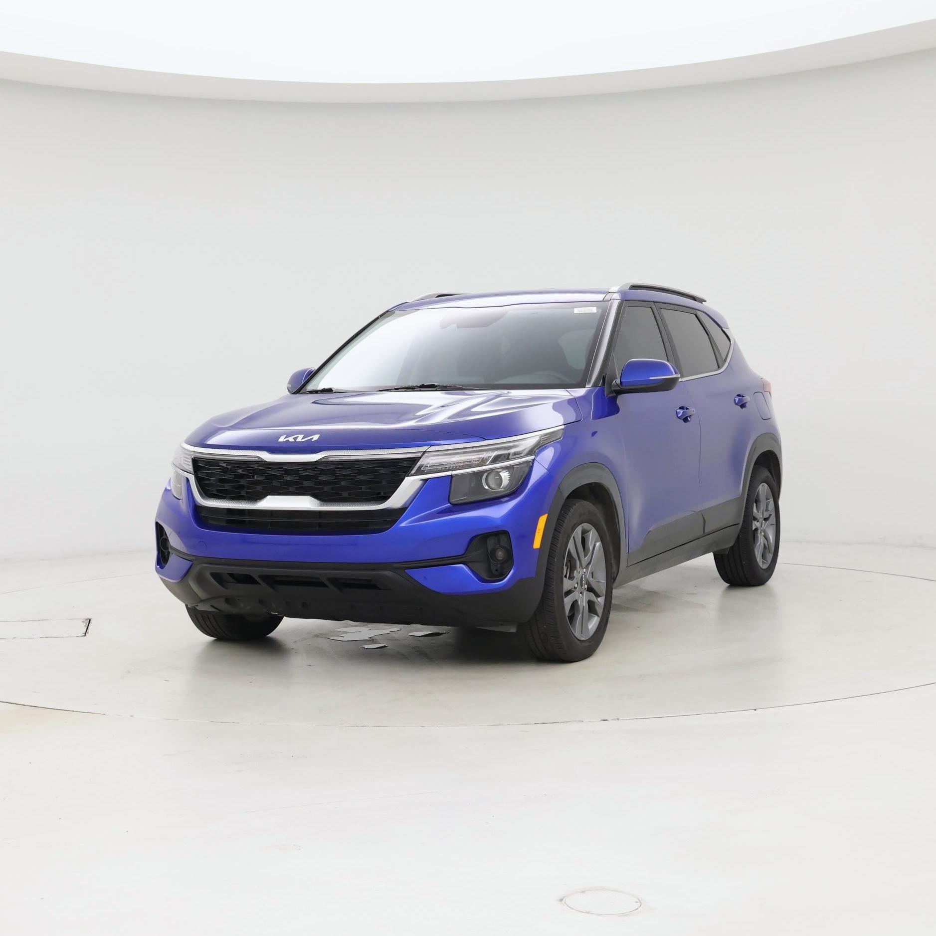 Thumbnail: 2023 Kia Seltos - 4