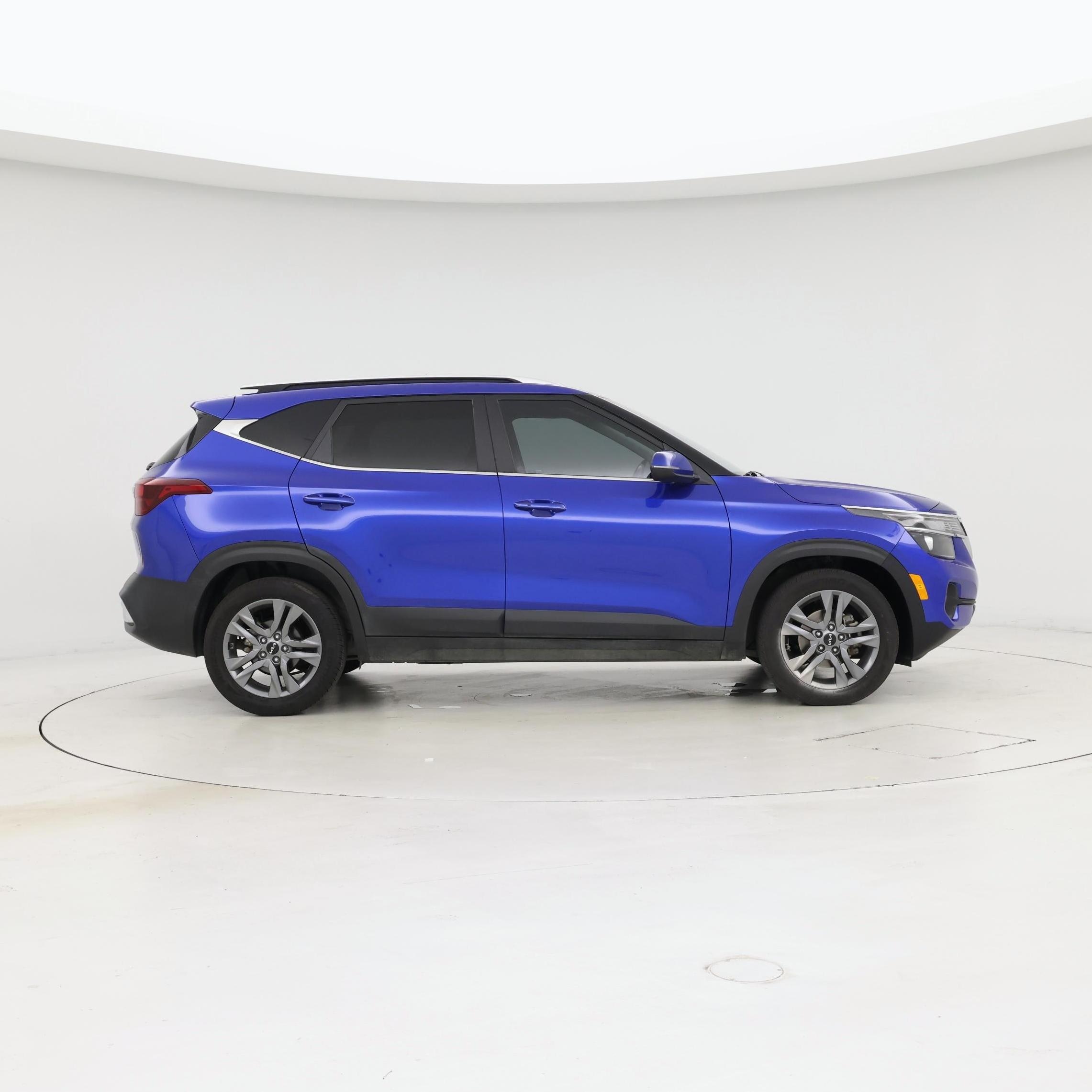 Thumbnail: 2023 Kia Seltos - 7