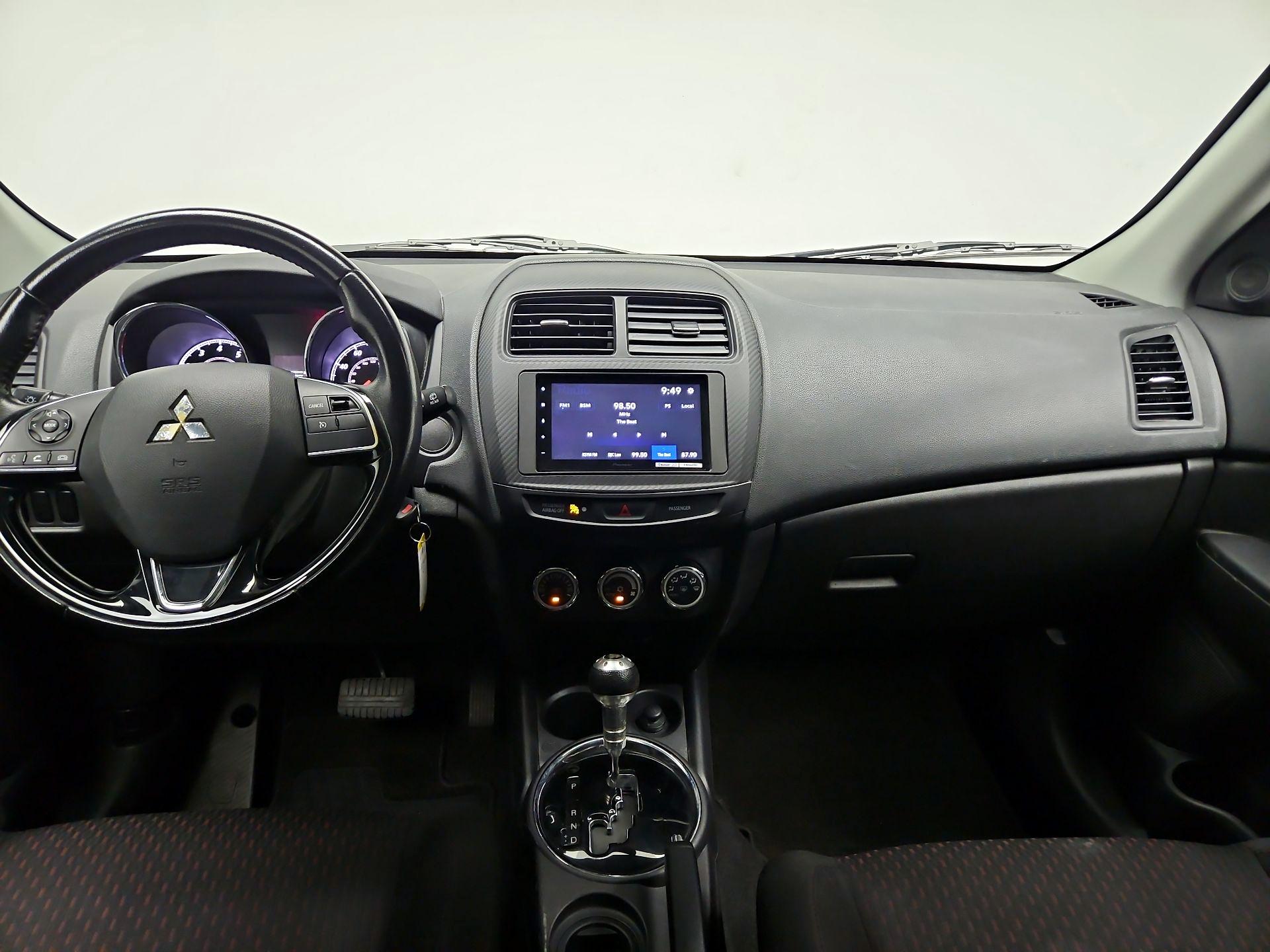 Thumbnail: 2017 Mitsubishi Outlander Sport - 9