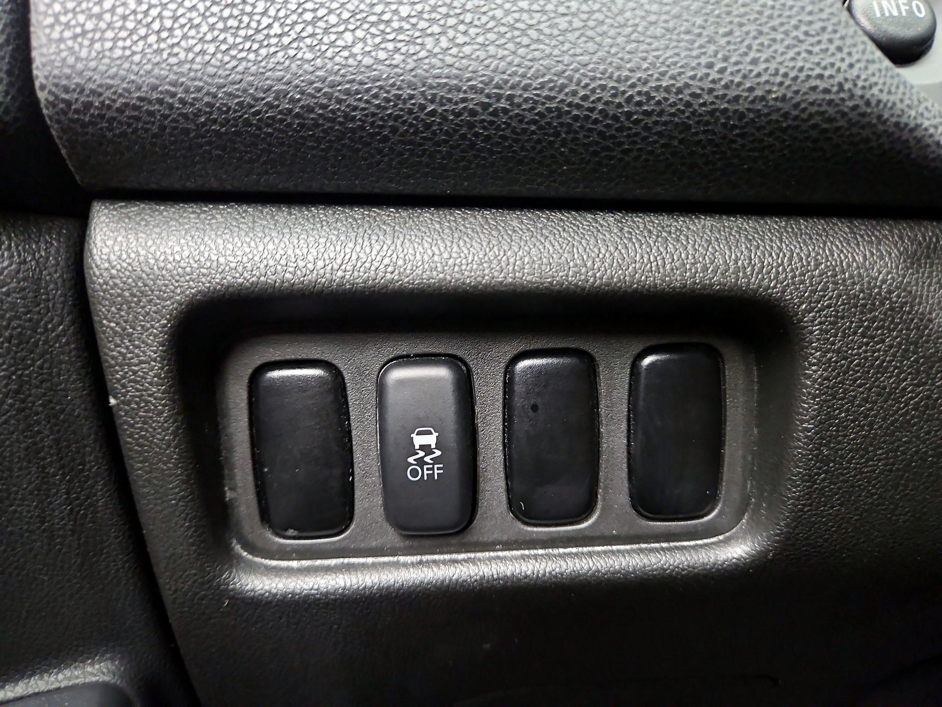 Thumbnail: 2017 Mitsubishi Outlander Sport - 13