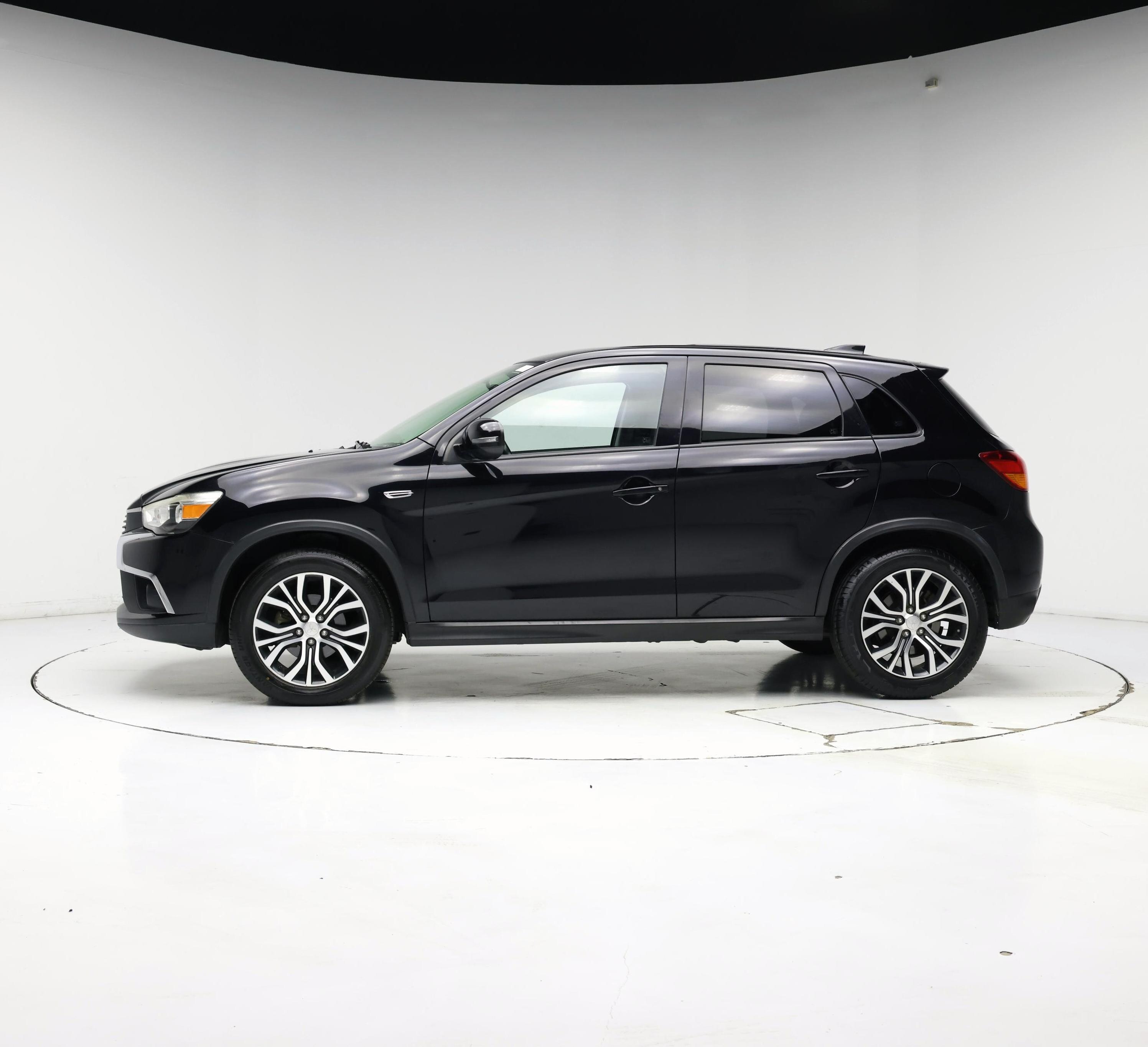 Thumbnail: 2017 Mitsubishi Outlander Sport - 3