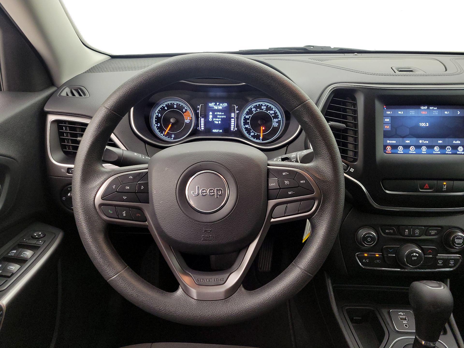 Thumbnail: 2021 Jeep Cherokee - 10