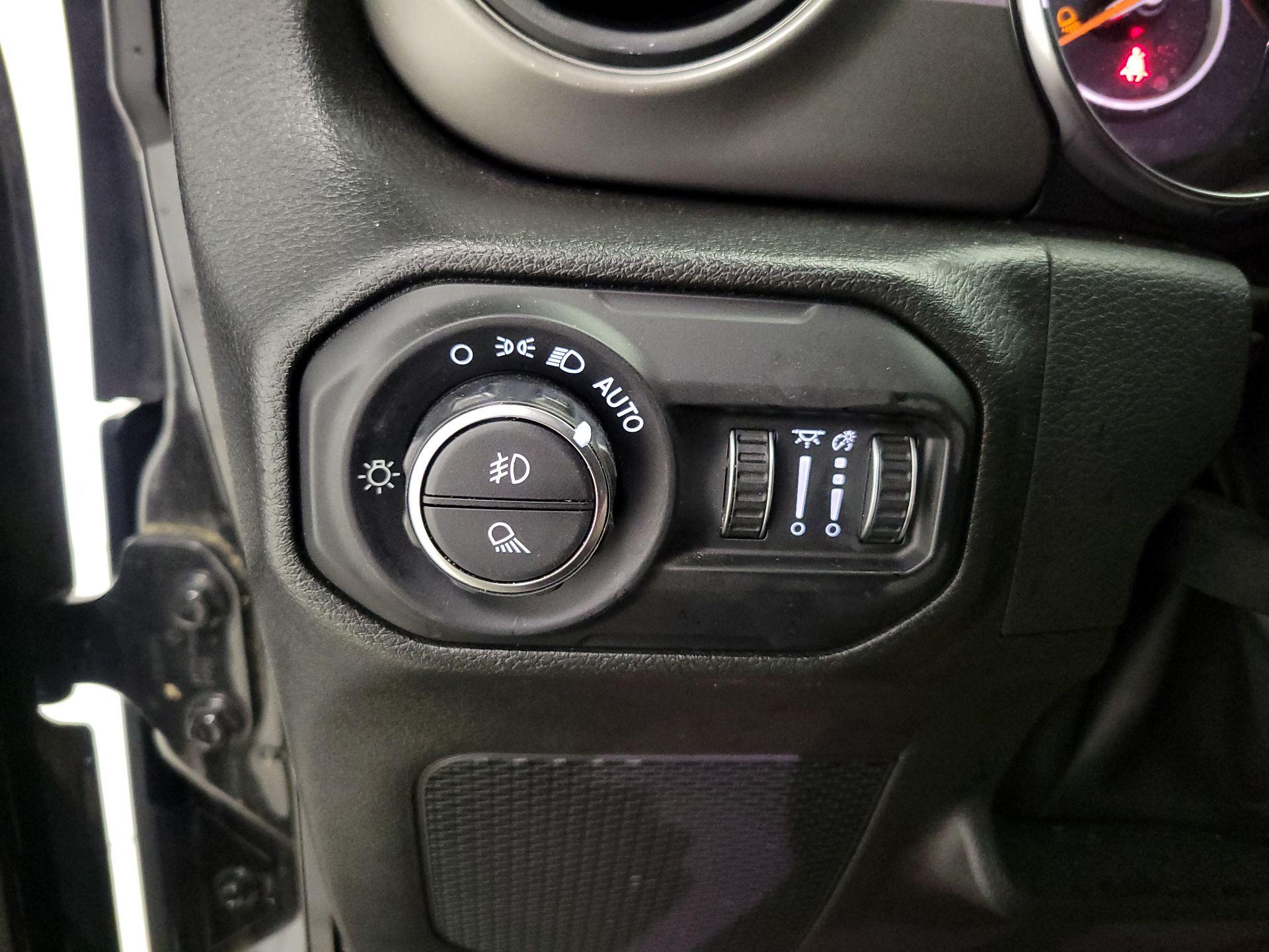 Thumbnail: 2022 Jeep Gladiator - 13