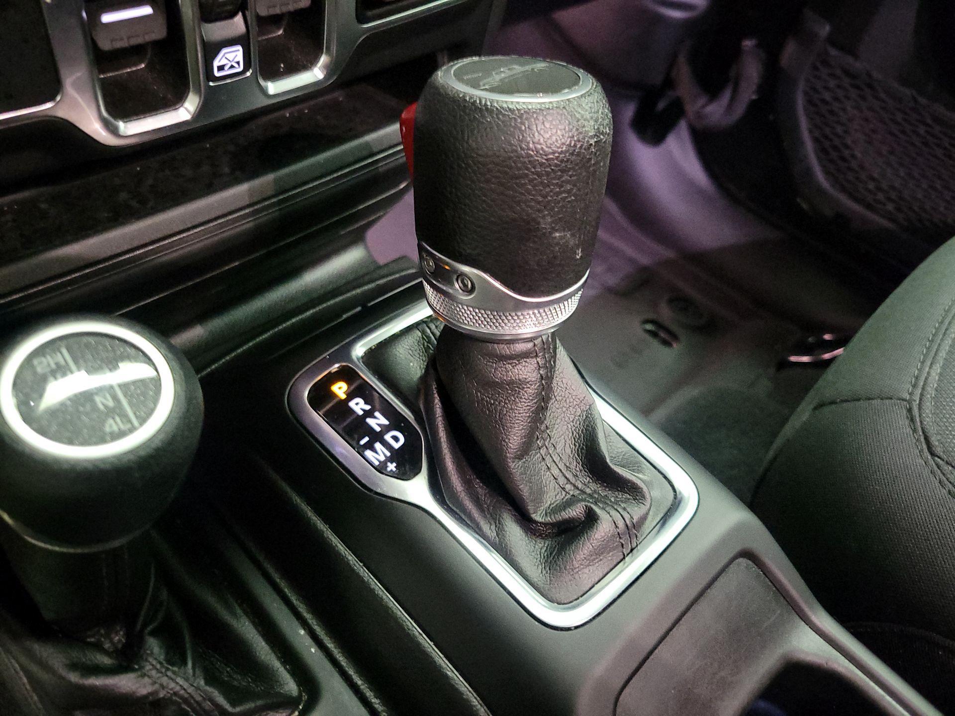 Thumbnail: 2022 Jeep Gladiator - 17