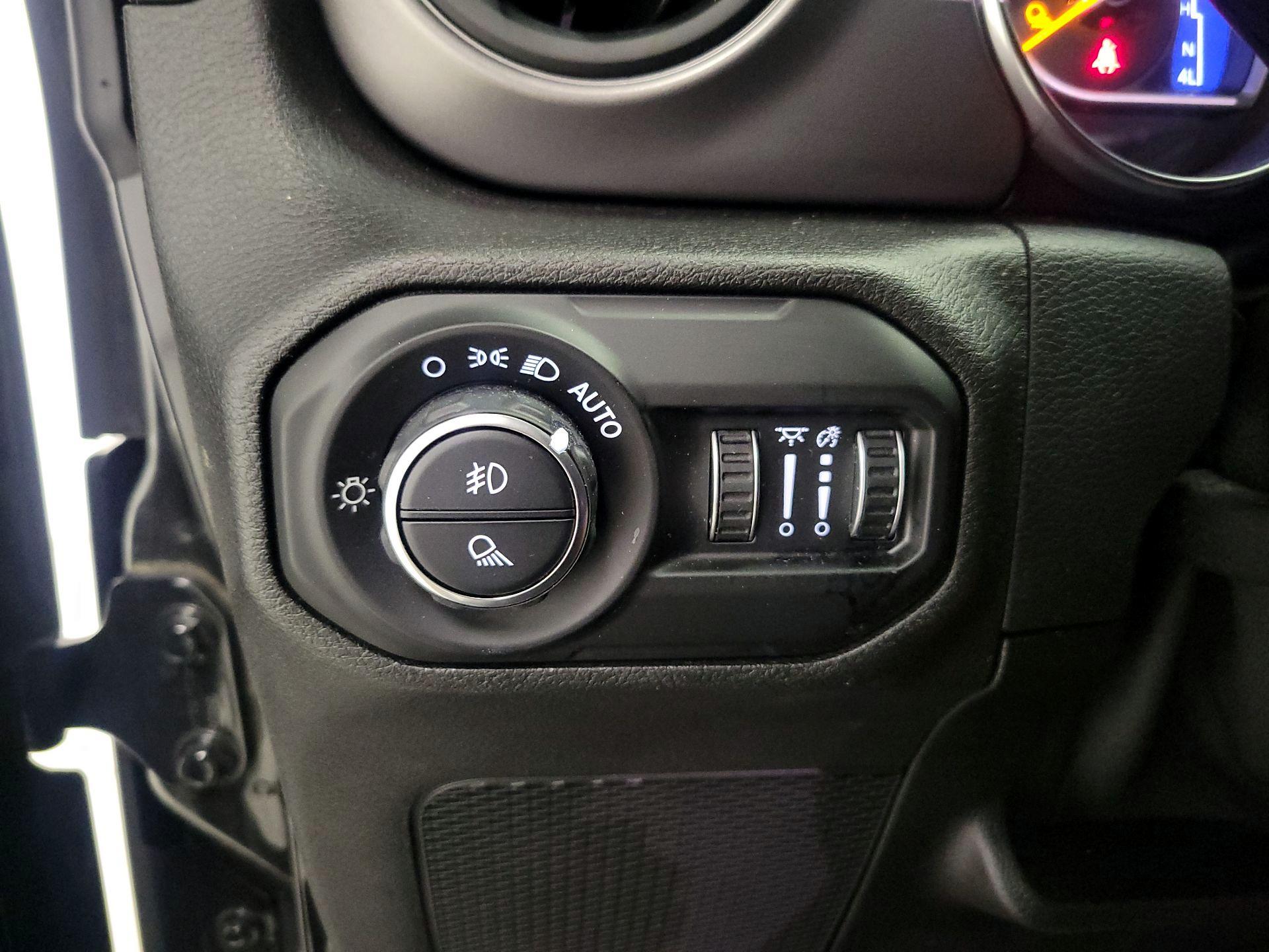 Thumbnail: 2021 Jeep Gladiator - 13