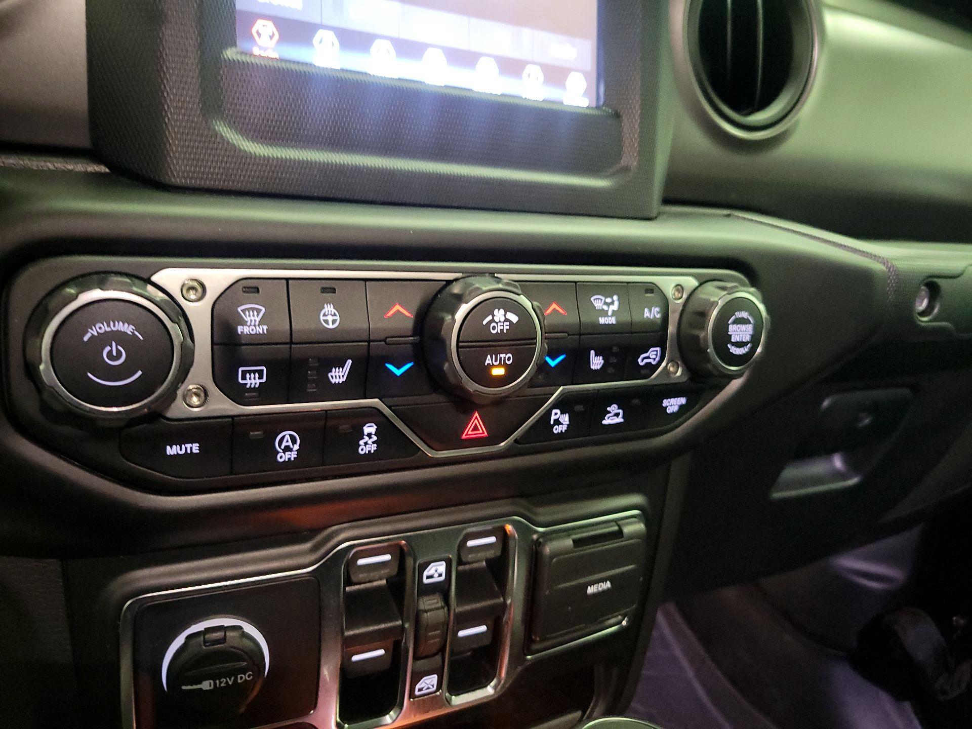 Thumbnail: 2021 Jeep Gladiator - 16