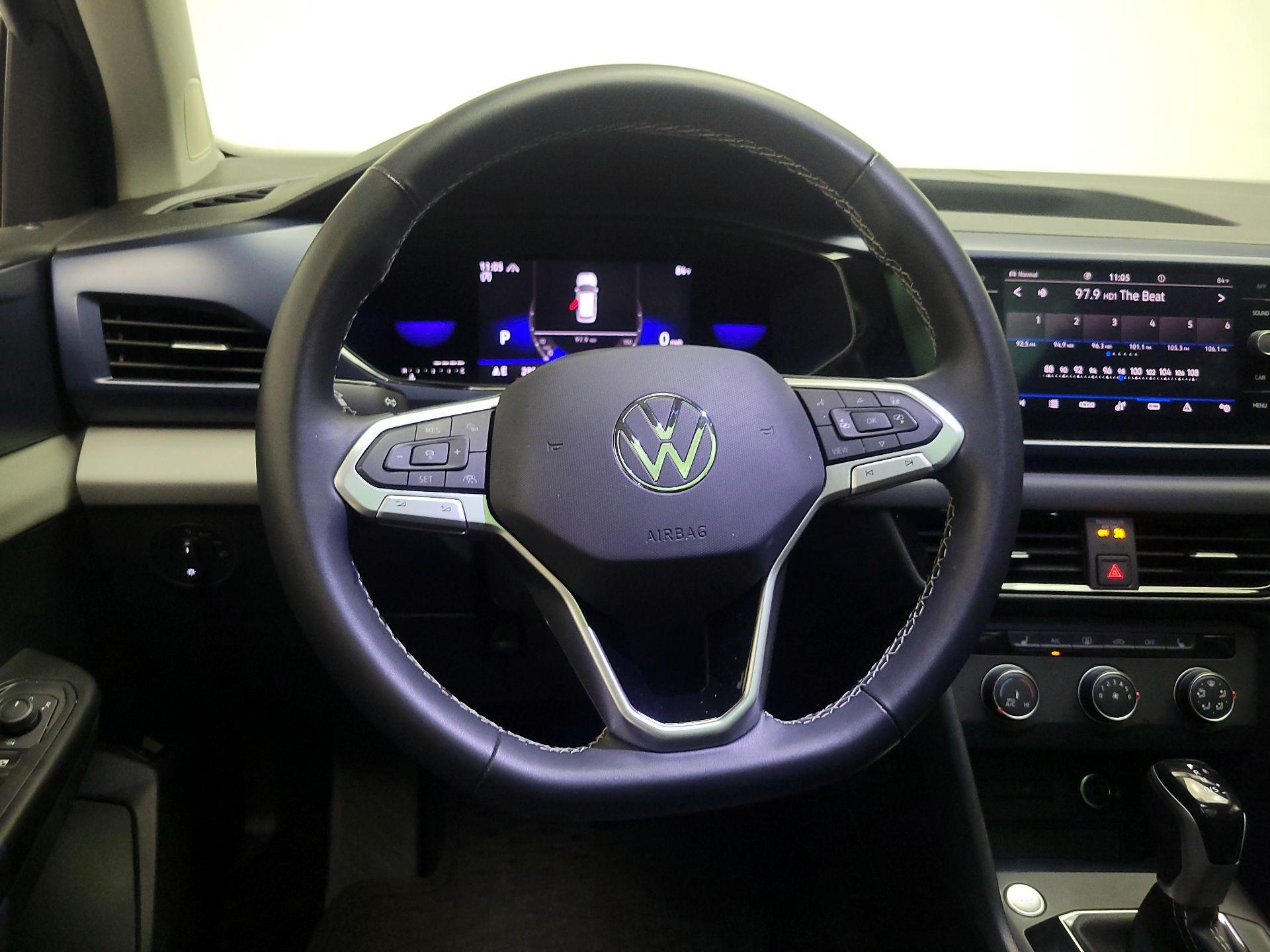 Thumbnail: 2022 Volkswagen Taos - 10