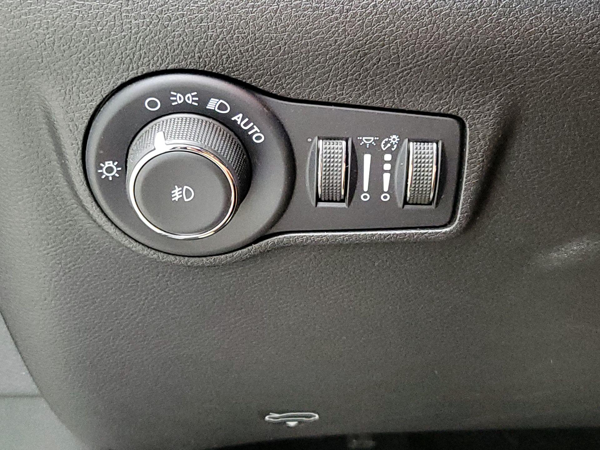 Thumbnail: 2022 Jeep Compass - 13