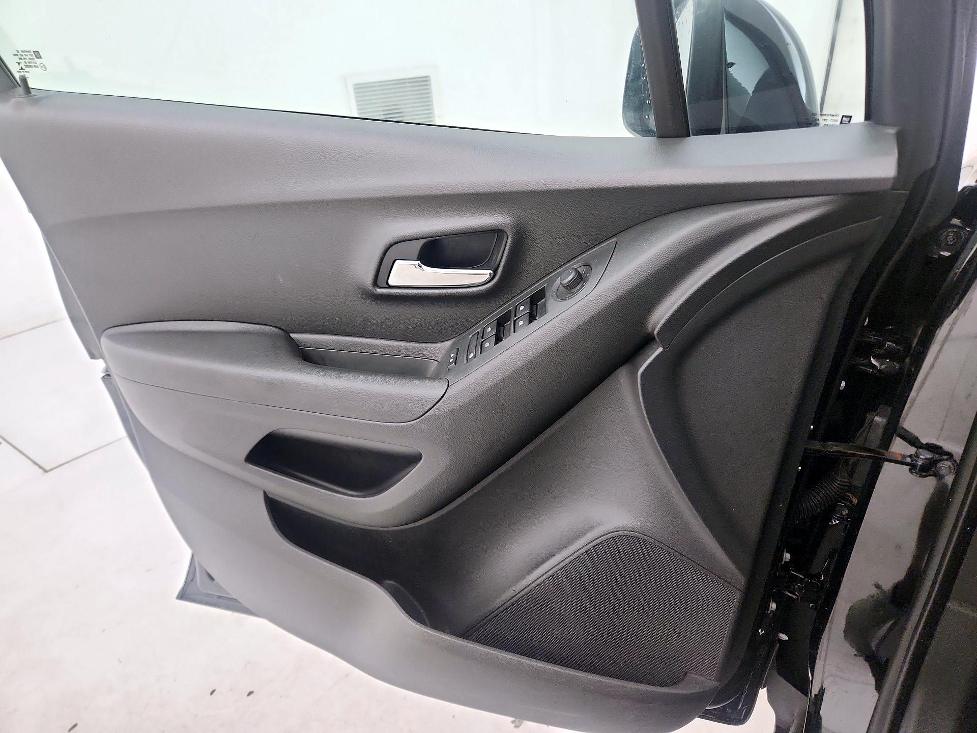 Thumbnail: 2019 Chevrolet Trax - 12