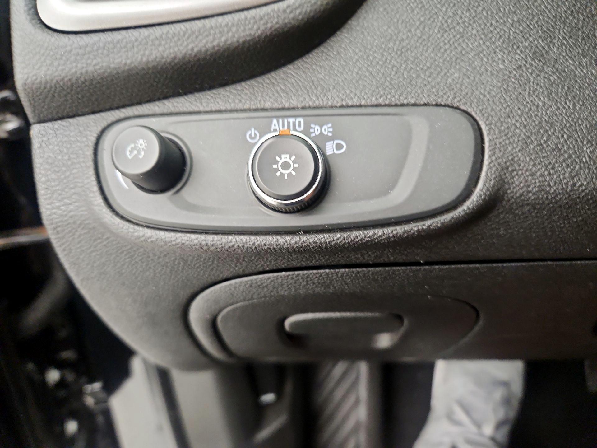 Thumbnail: 2019 Chevrolet Trax - 13
