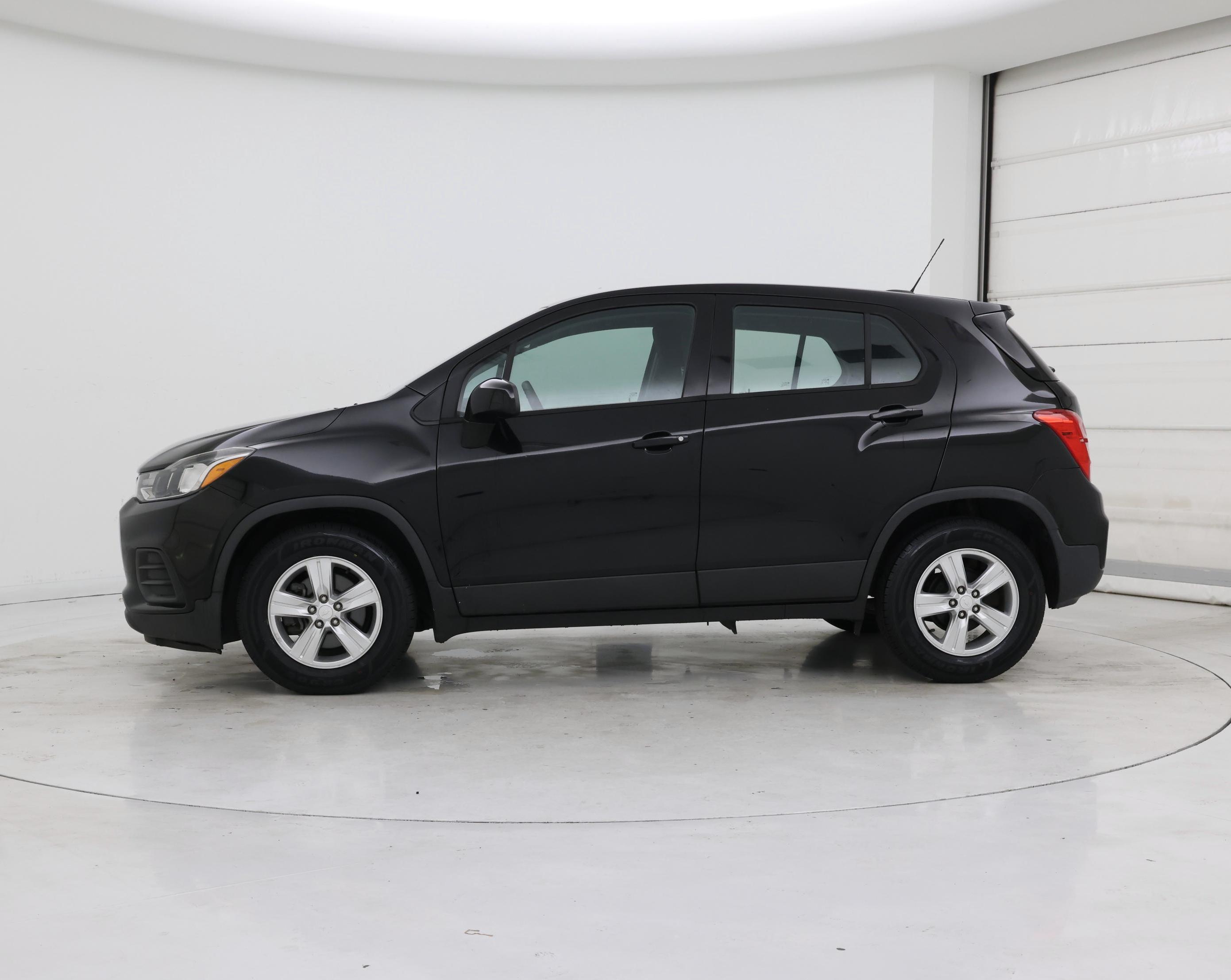 Thumbnail: 2019 Chevrolet Trax - 3