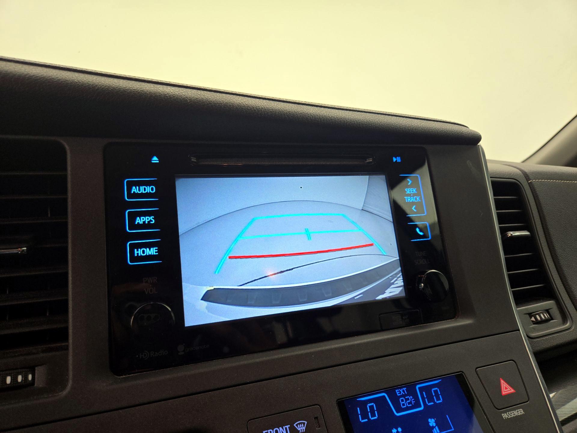 Thumbnail: 2015 Toyota Sienna - 14