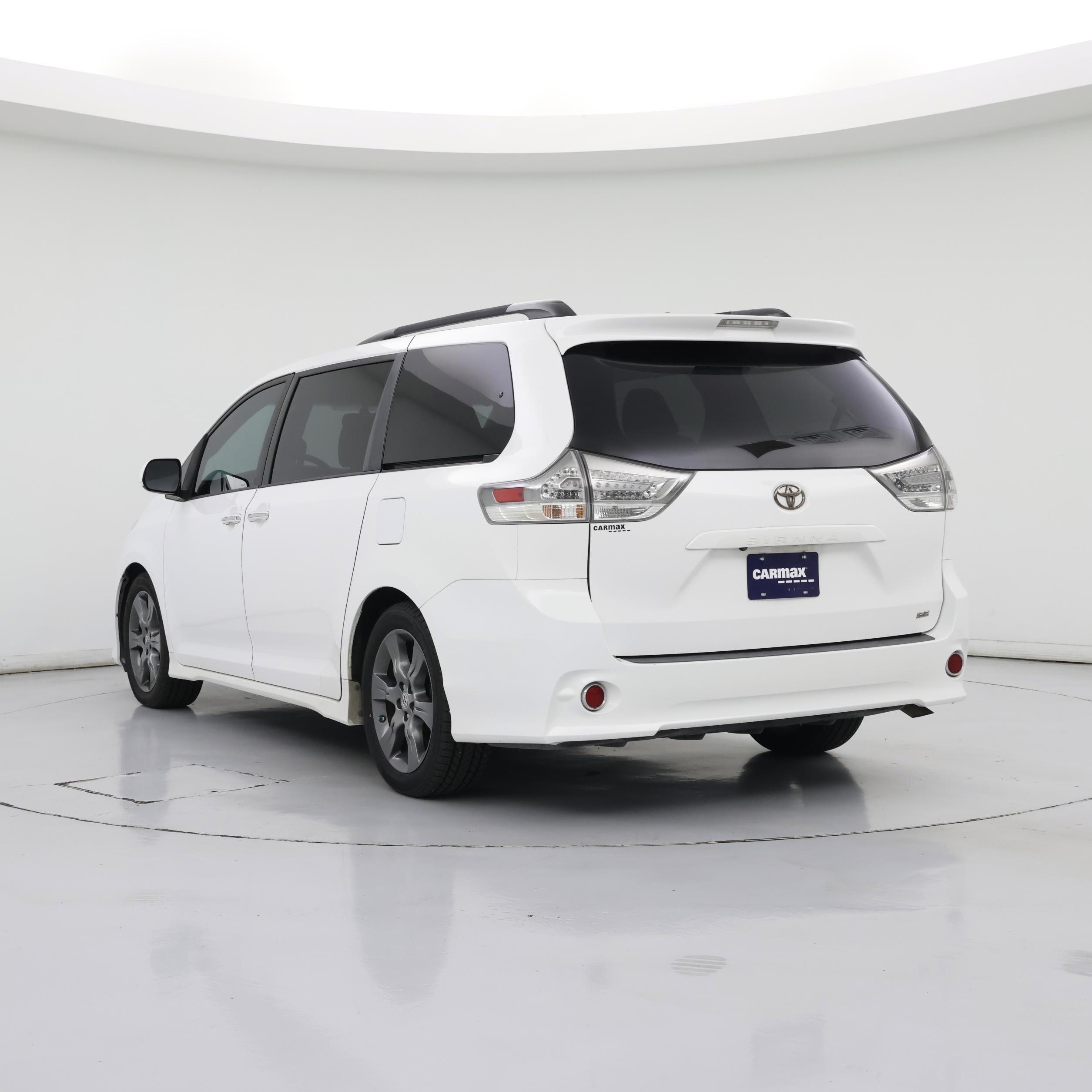 Thumbnail: 2015 Toyota Sienna - 2